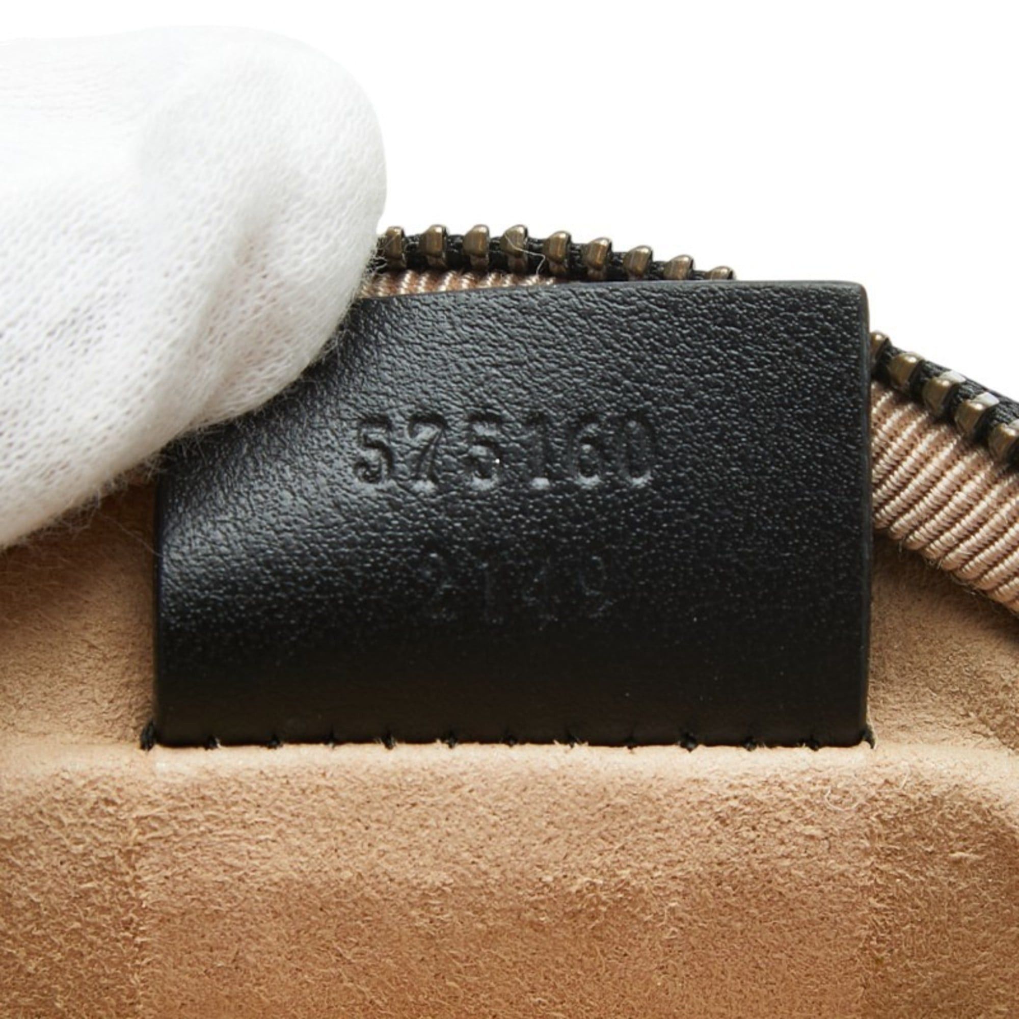 Gucci Gucci GG Marmont Quilted Heart Wallet/Coin Case 575160 Black Leather Women's GUCCI Size ONE SIZE - 8 Thumbnail