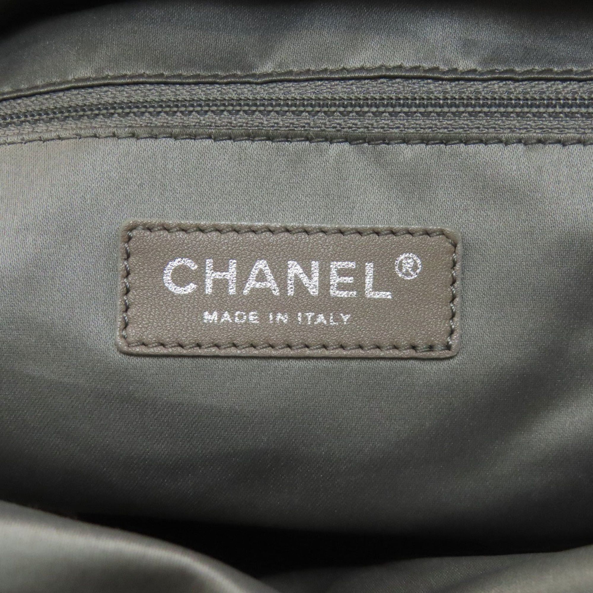 Chanel CHANEL Matelasse Silver Hardware Tote Bag in Grained Calfskin for Women Size ONE SIZE - 8 Thumbnail