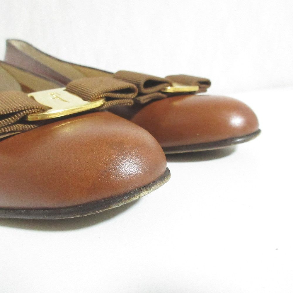 Salvatore Ferragamo Salvatore Ferragamo Salvatore Ferragamo Vara Leather Pumps Leather Shoes DUTY FREE for USA Size ONE SIZE - 9 Thumbnail