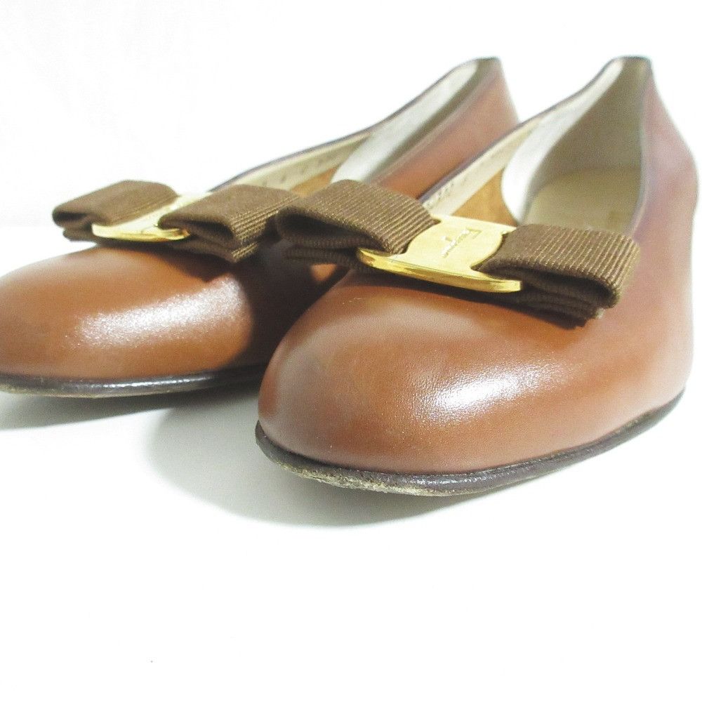 Salvatore Ferragamo Salvatore Ferragamo Salvatore Ferragamo Vara Leather Pumps Leather Shoes DUTY FREE for USA Size ONE SIZE - 8 Thumbnail