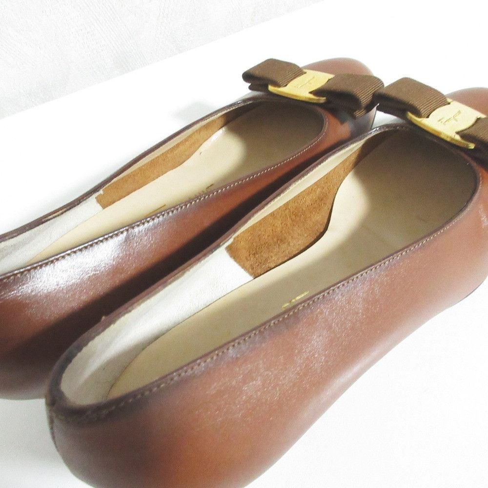 Salvatore Ferragamo Salvatore Ferragamo Salvatore Ferragamo Vara Leather Pumps Leather Shoes DUTY FREE for USA Size ONE SIZE - 10 Thumbnail