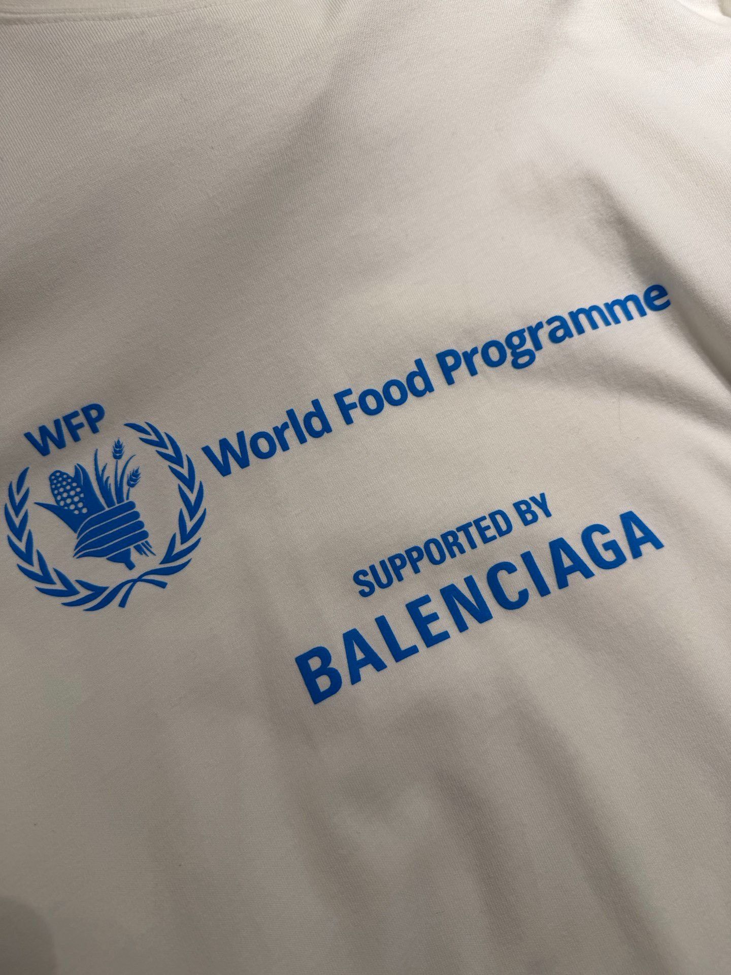 Balenciaga Balenciaga x WFP Collaboration White Long Sleeve Size US L / EU 52-54 / 3 - 3 Thumbnail
