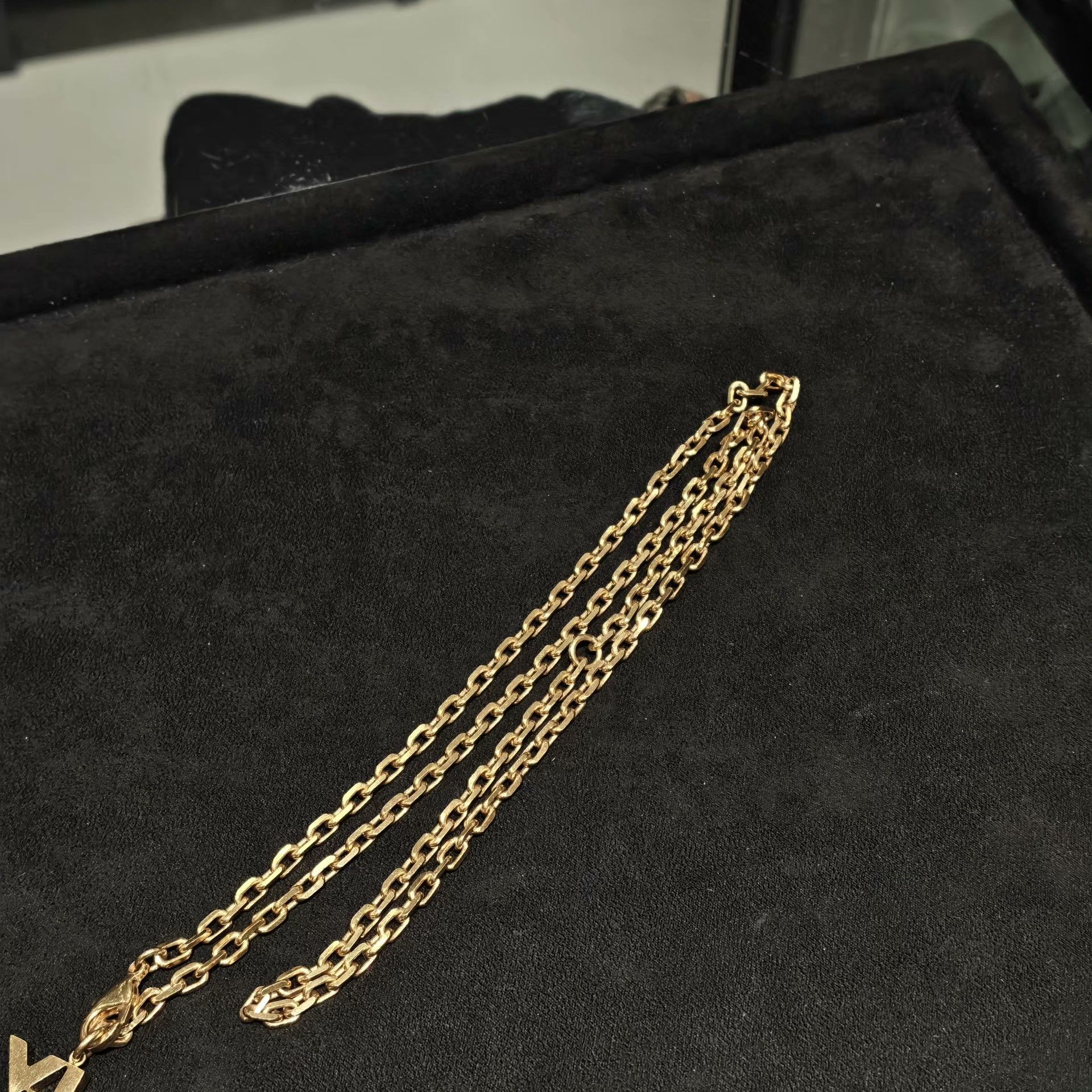 Louis Vuitton Louis Vuitton Logo Metal Necklace Size ONE SIZE - 2 Thumbnail