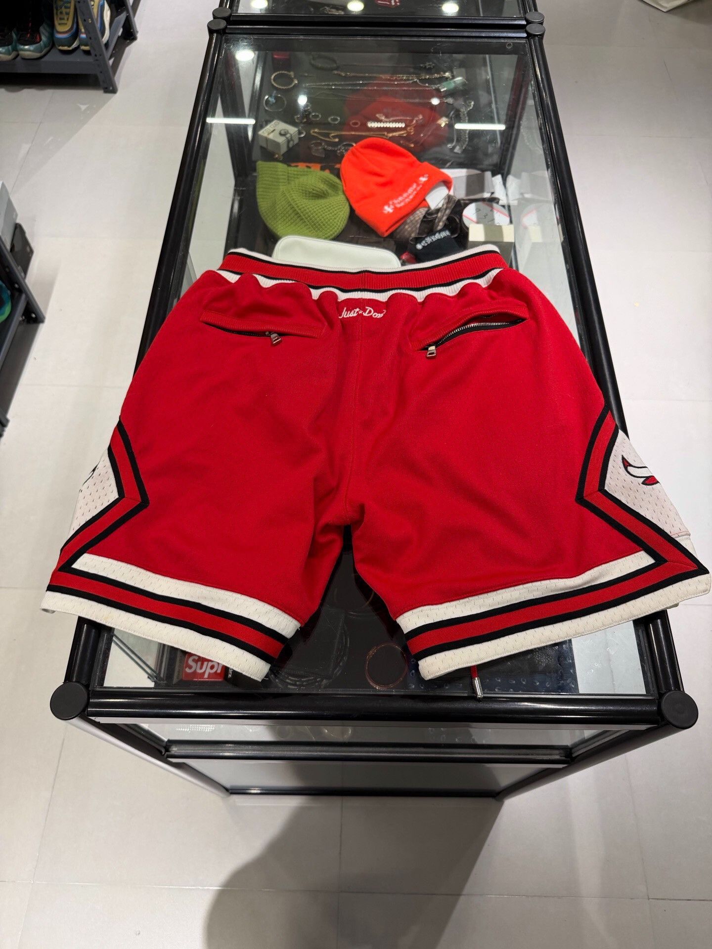 Just Don Mitchell & Ness Just Don Bulls Shorts Size US 32 / EU 48 - 5 Thumbnail