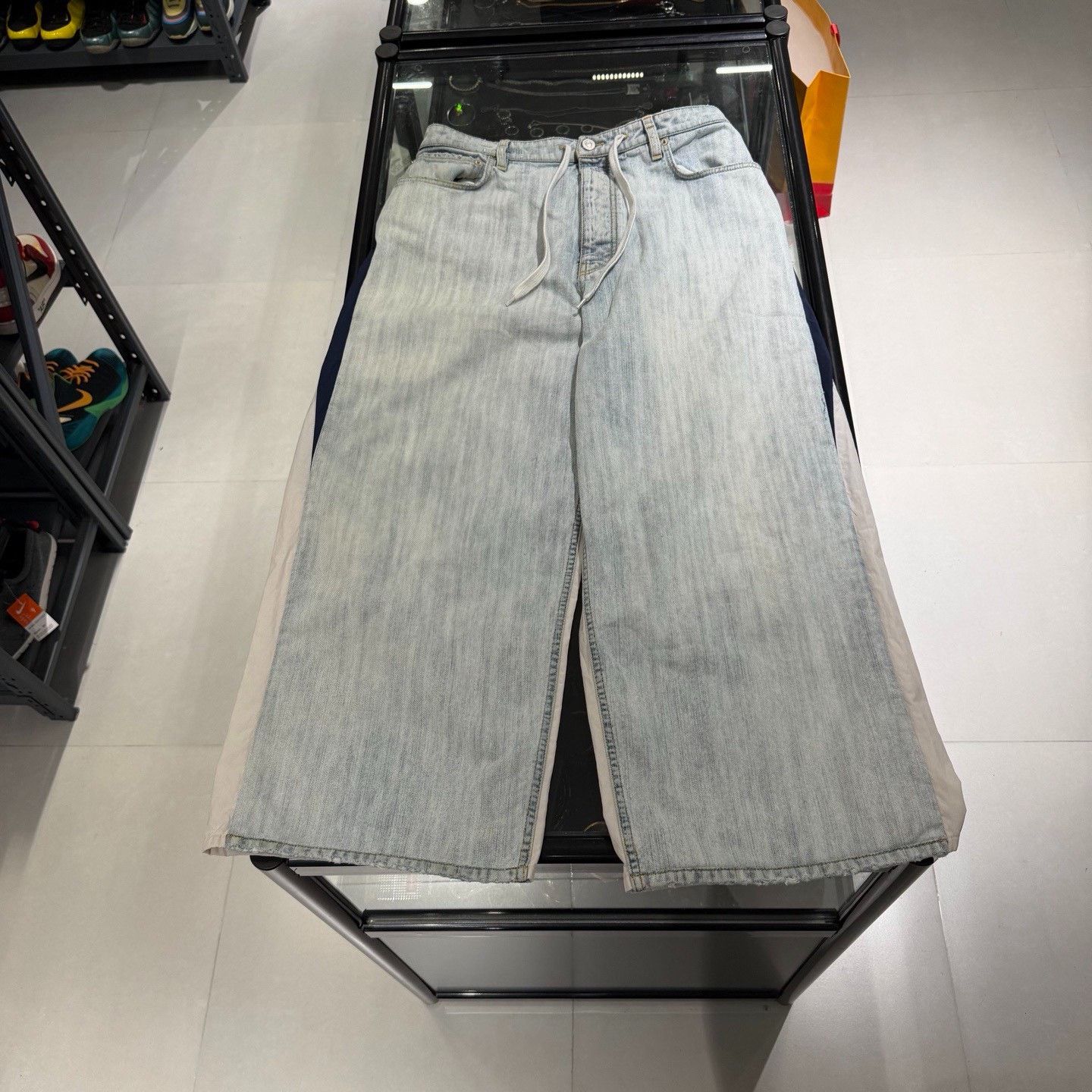 Balenciaga Balenciaga Baggy Indigo Patchwork Jeans Size 32" / US 10 / IT 46 - 3 Thumbnail