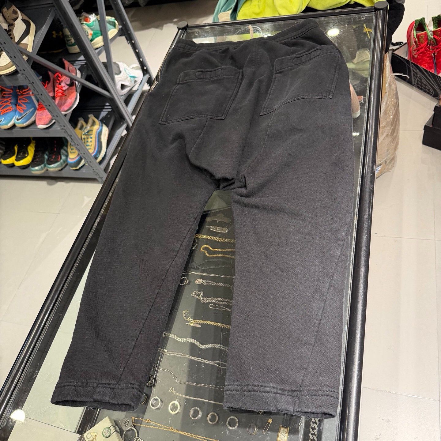 Rick Owens Rick Owens Men's Black Long Pants Size US 26 / EU 42 - 2 Thumbnail
