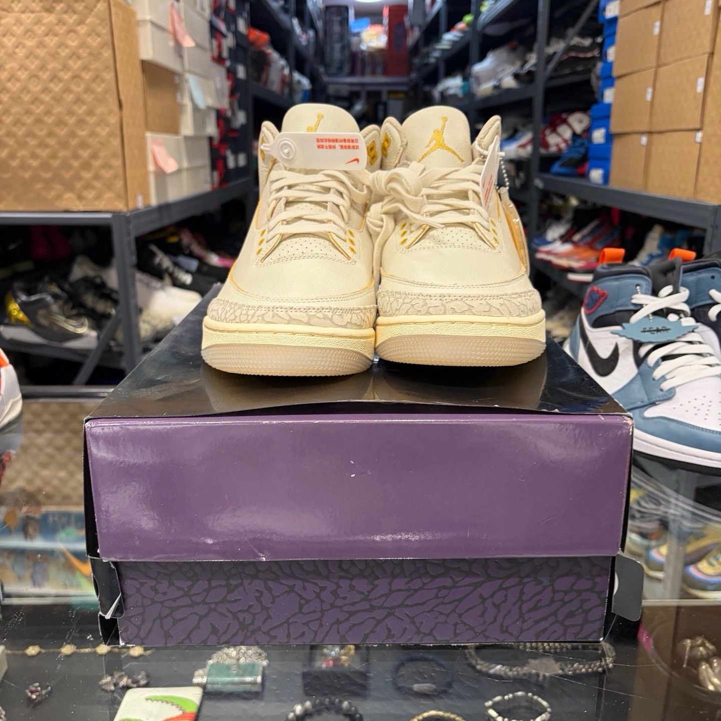 J Balvin J Balvin x AJ3 Retro SP Medellín Sunset Size US 12 / EU 45 - 2 Thumbnail