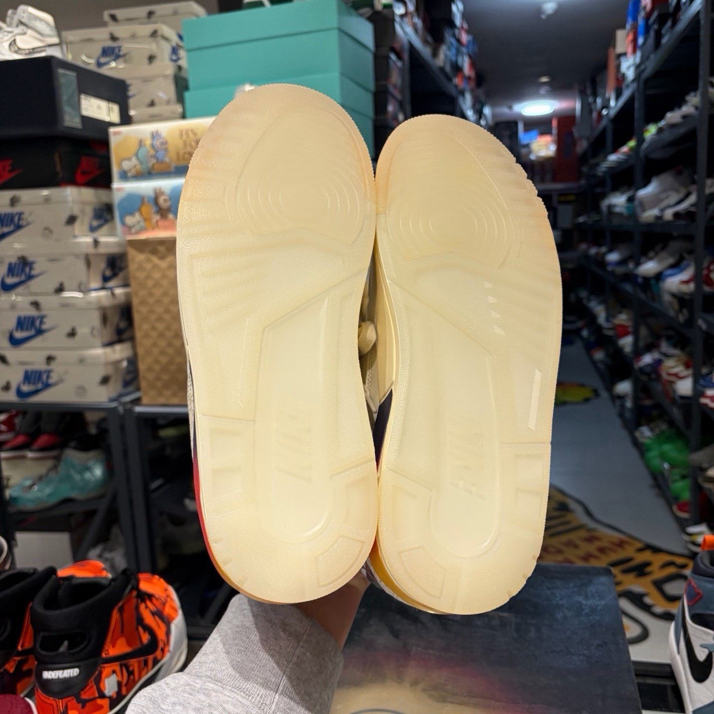 J Balvin J Balvin x AJ3 Retro SP Medellín Sunset Size US 12 / EU 45 - 4 Thumbnail