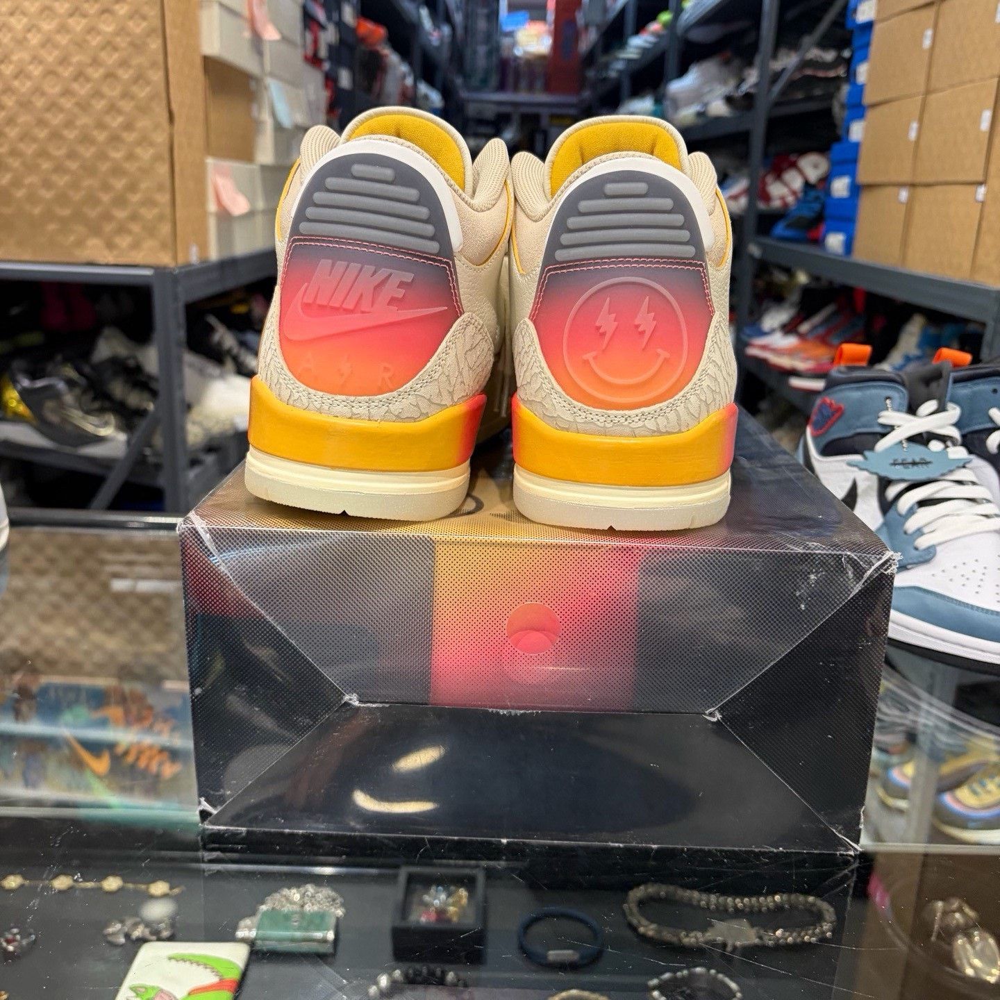 J Balvin J Balvin x AJ3 Retro SP Medellín Sunset Size US 12 / EU 45 - 3 Thumbnail