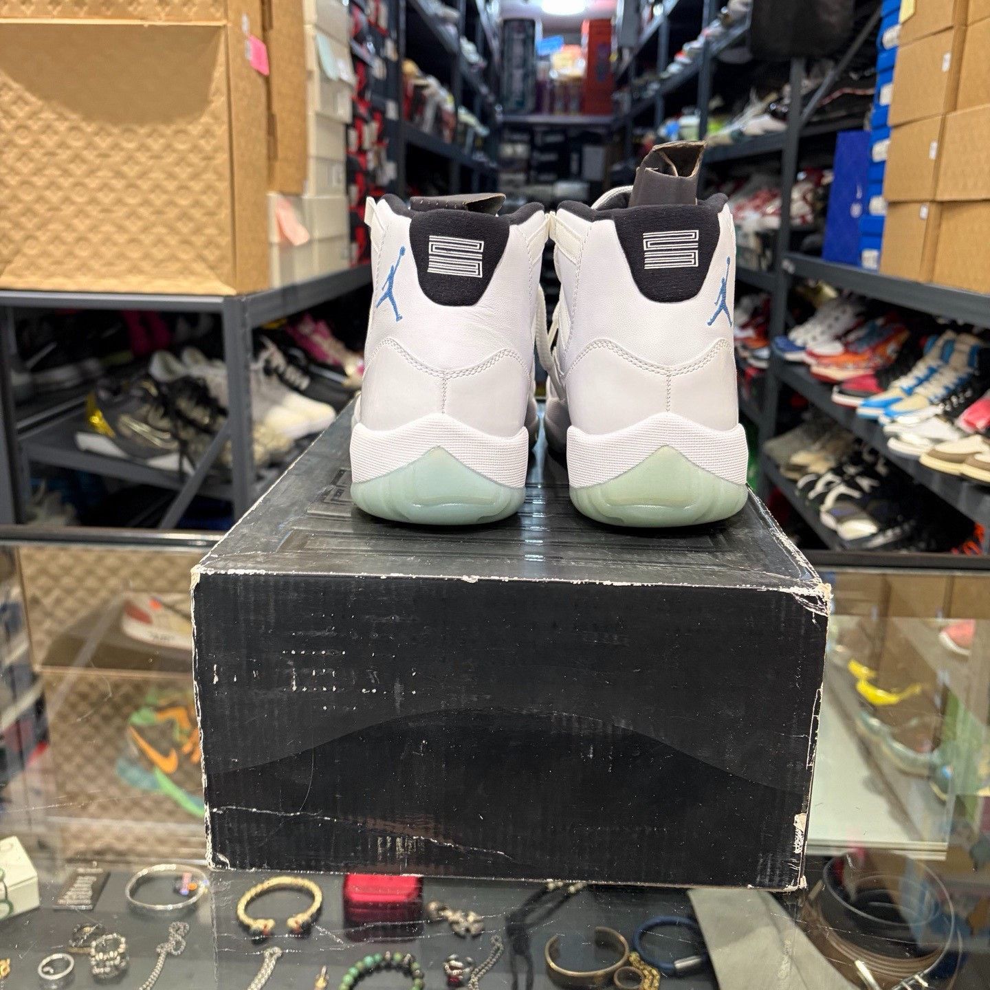 Jordan Brand Air Jordan 11 Retro Legend Blue Size US 9 / EU 42 - 3 Thumbnail