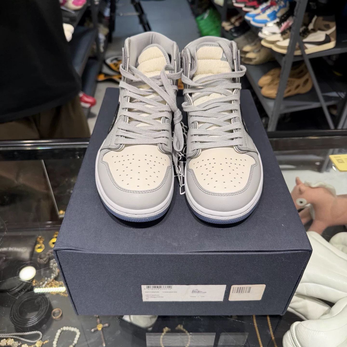 Dior DIOR AJ1 High OG White Wolf Grey Size US 10 / EU 43 - 2 Thumbnail