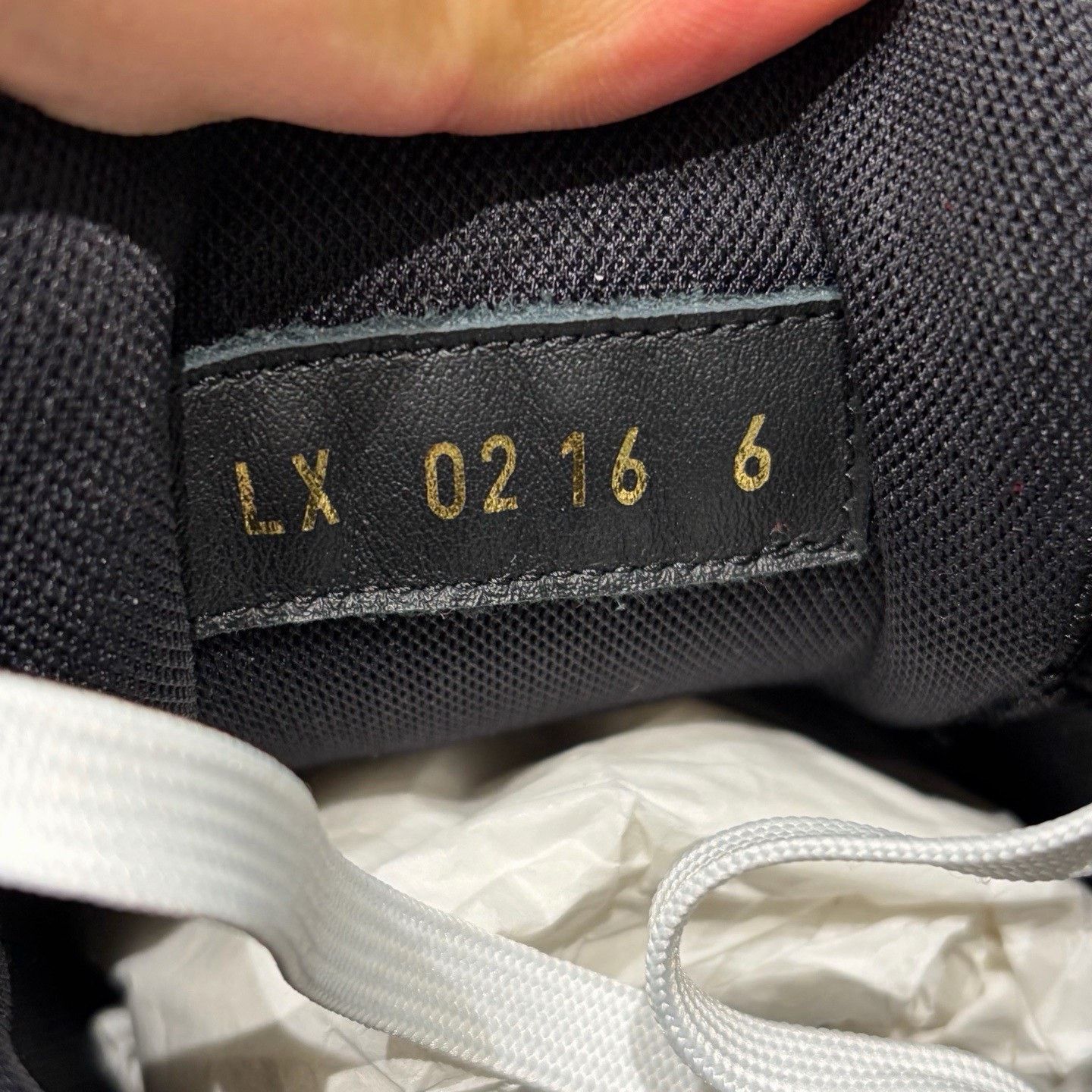 Louis Vuitton Louis Vuitton LVTrainer Leather Sneaker Size US 7 / EU 40 - 5 Thumbnail