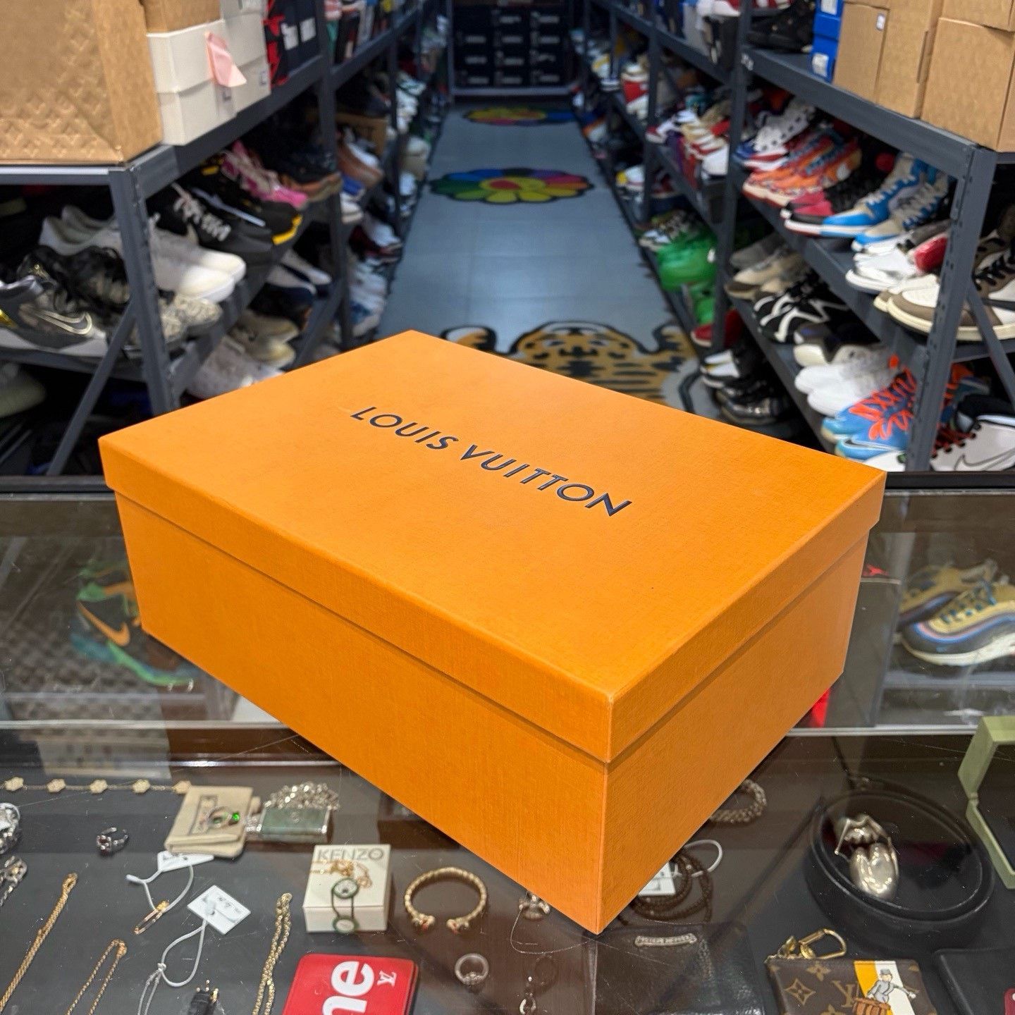 Louis Vuitton Louis Vuitton LVTrainer Leather Sneaker Size US 7 / EU 40 - 6 Thumbnail