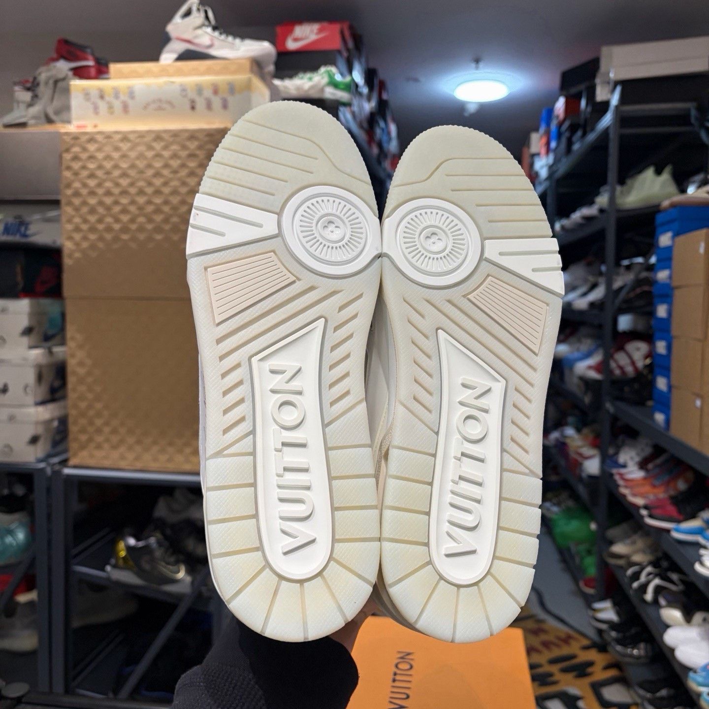 Louis Vuitton Louis Vuitton LVTrainer Sneakers Size US 10.5 / EU 43-44 - 4 Thumbnail