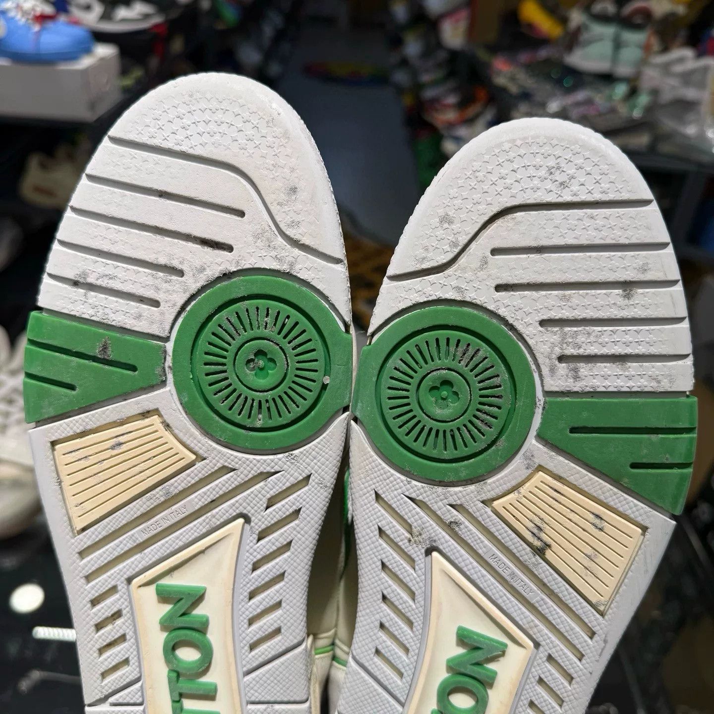 Louis Vuitton Louis Vuitton LV Trainer Velcro White Green Size US 10.5 / EU 43-44 - 6 Thumbnail