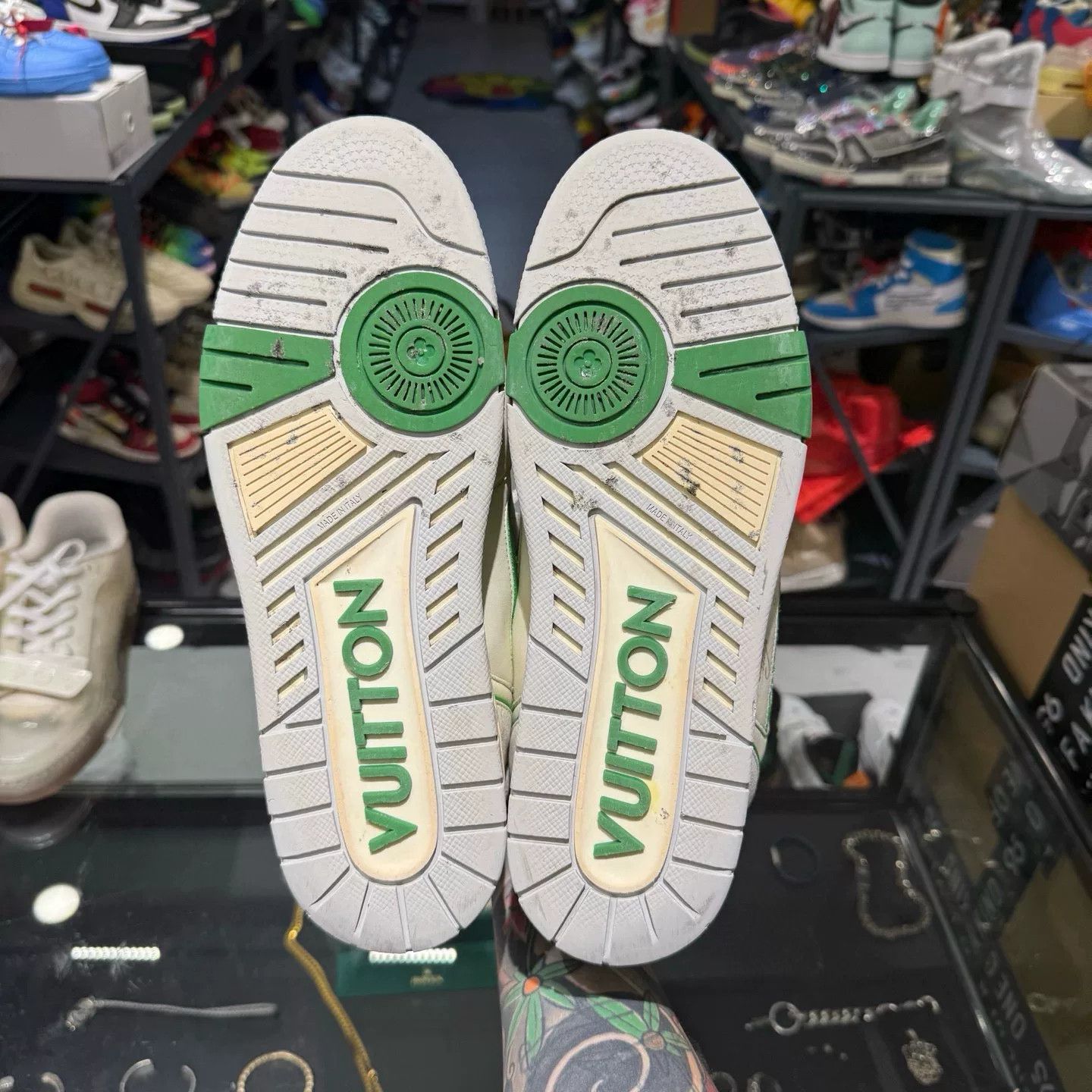 Louis Vuitton Louis Vuitton LV Trainer Velcro White Green Size US 10.5 / EU 43-44 - 5 Thumbnail