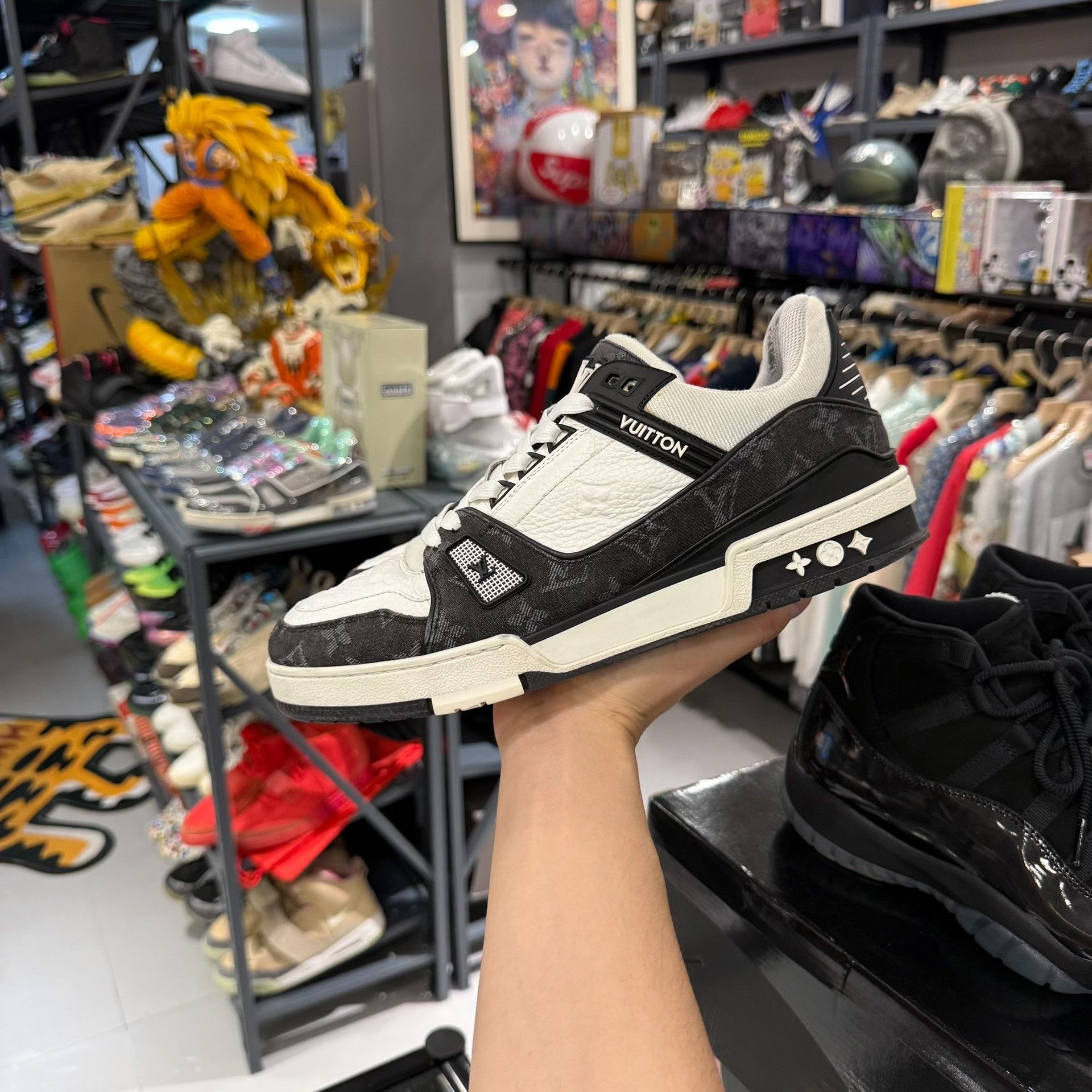Louis Vuitton Louis Vuitton LV Trainer Panda Size US 9.5 / EU 42-43 - 2 Thumbnail
