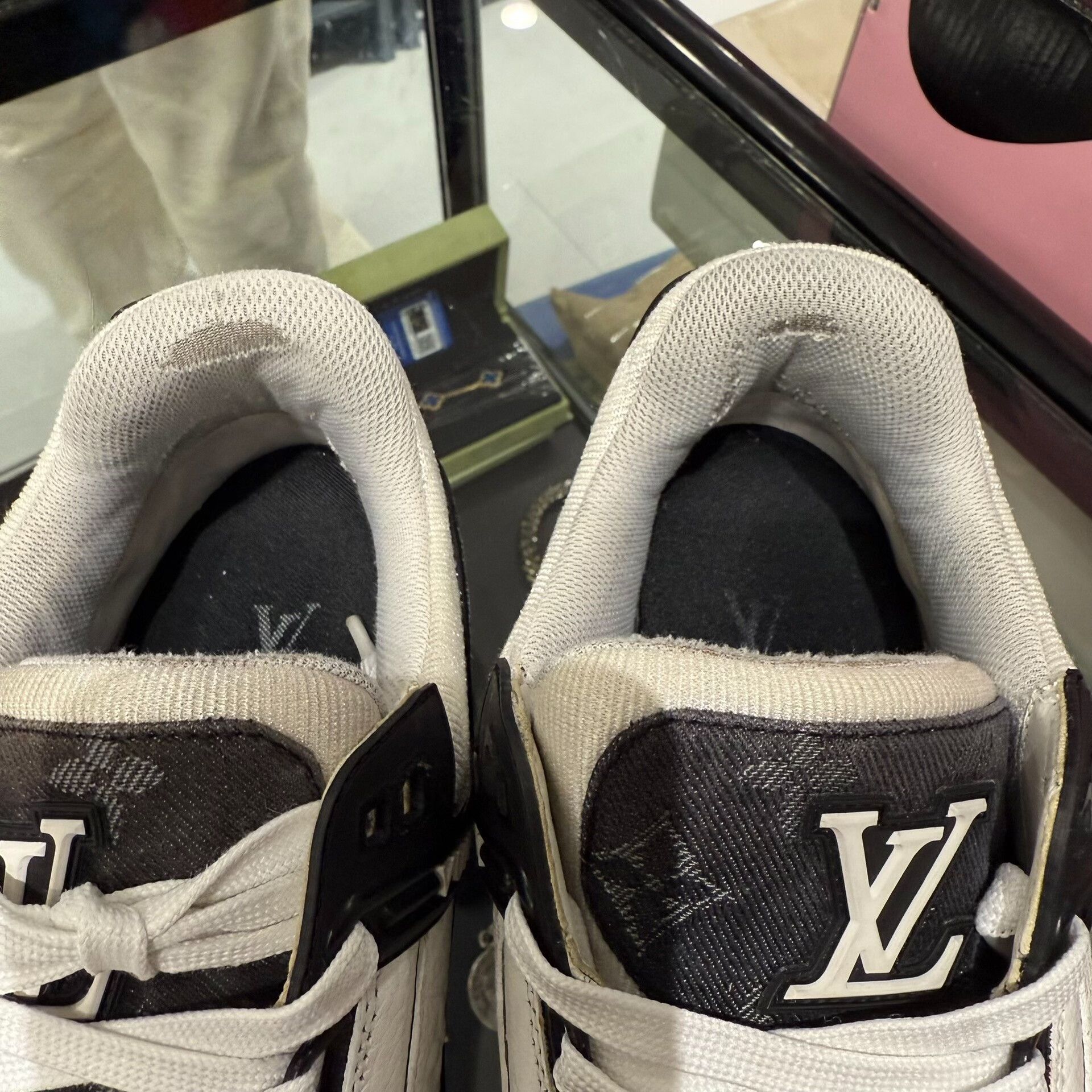 Louis Vuitton Louis Vuitton LV Trainer Panda Size US 9.5 / EU 42-43 - 5 Thumbnail