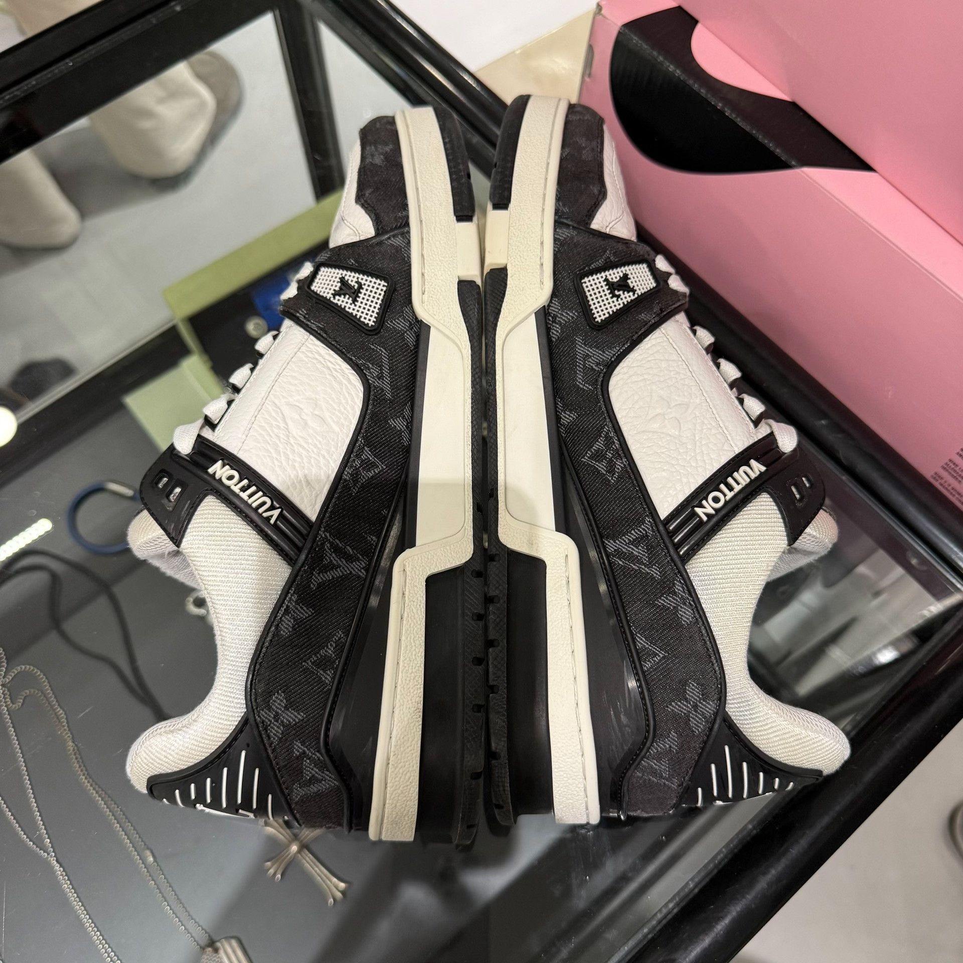 Louis Vuitton Louis Vuitton LV Trainer Panda Size US 9.5 / EU 42-43 - 7 Thumbnail