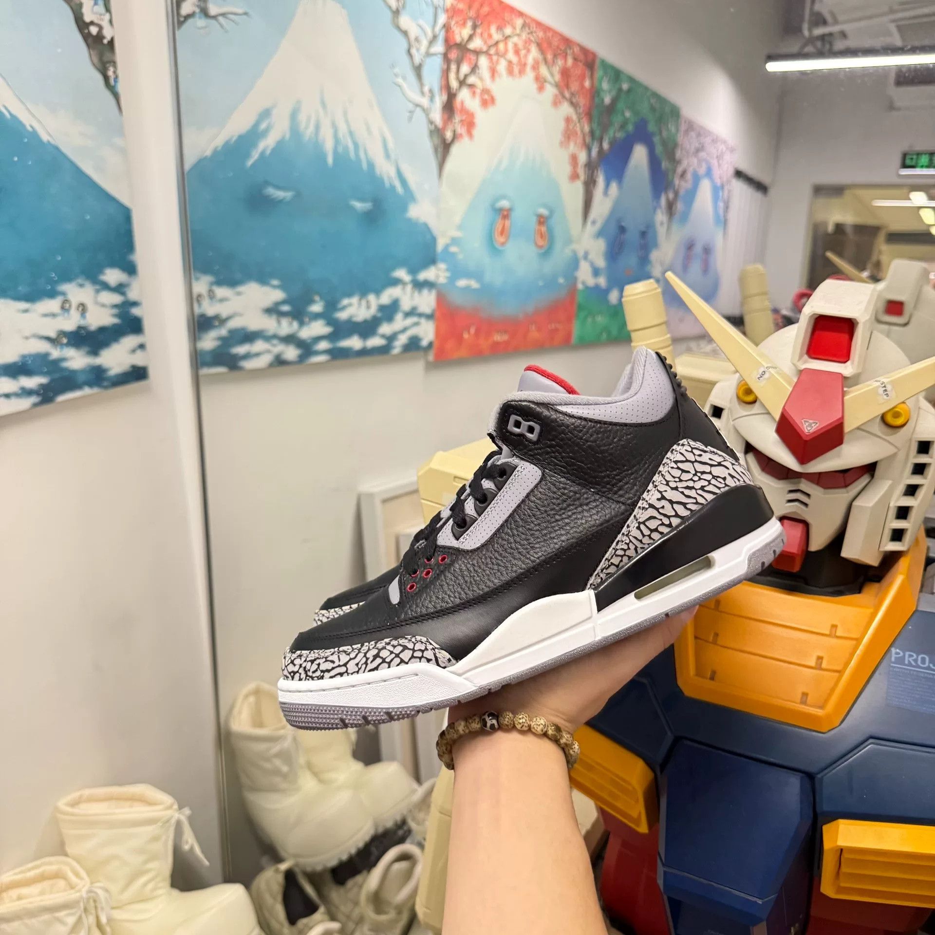 Jordan Brand Air Jordan 3 Black Cement 2011 Size US 9.5 / EU 42-43 - 2 Thumbnail