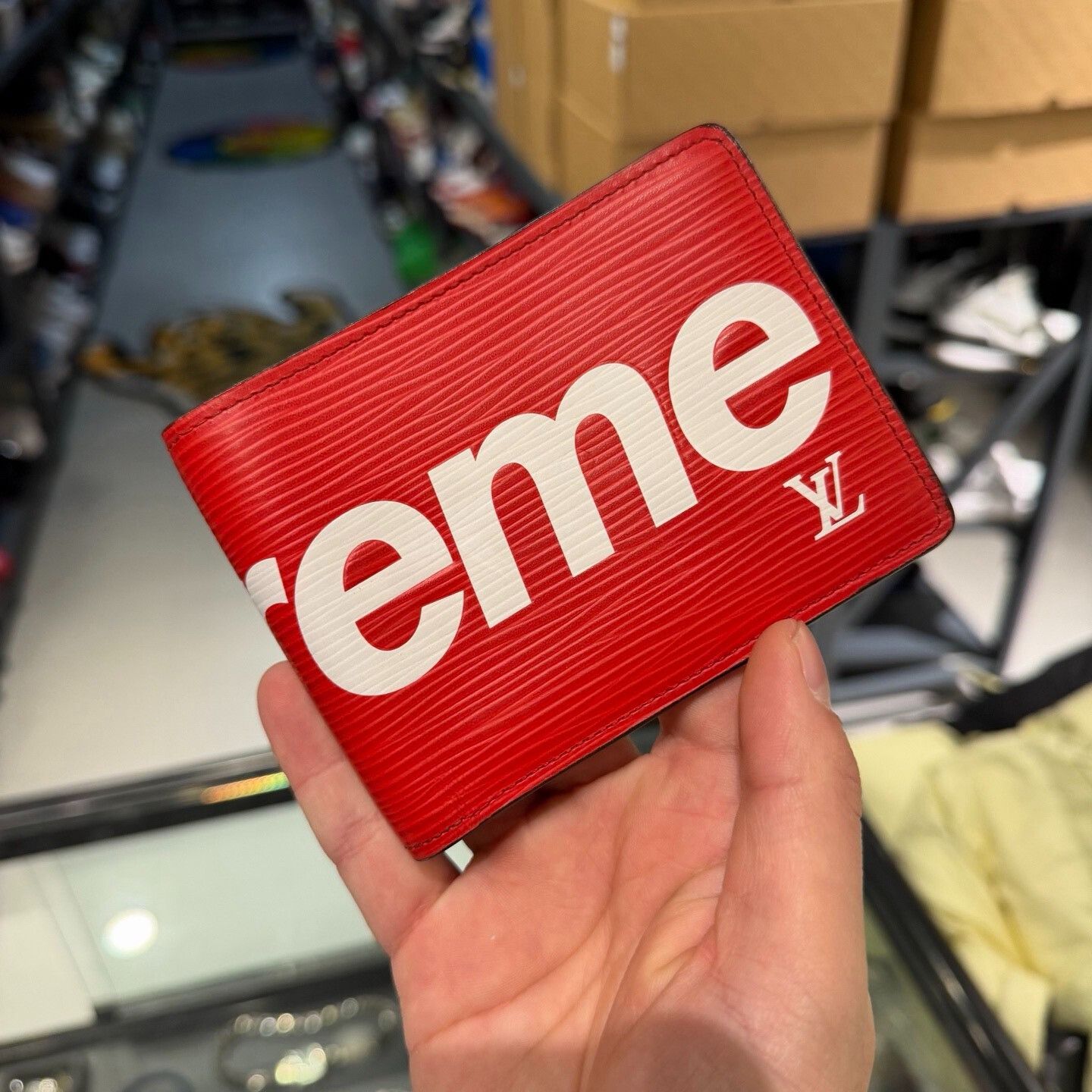 Louis Vuitton Louis Vuitton x Supreme Fold Wallet Red Size ONE SIZE - 2 Thumbnail