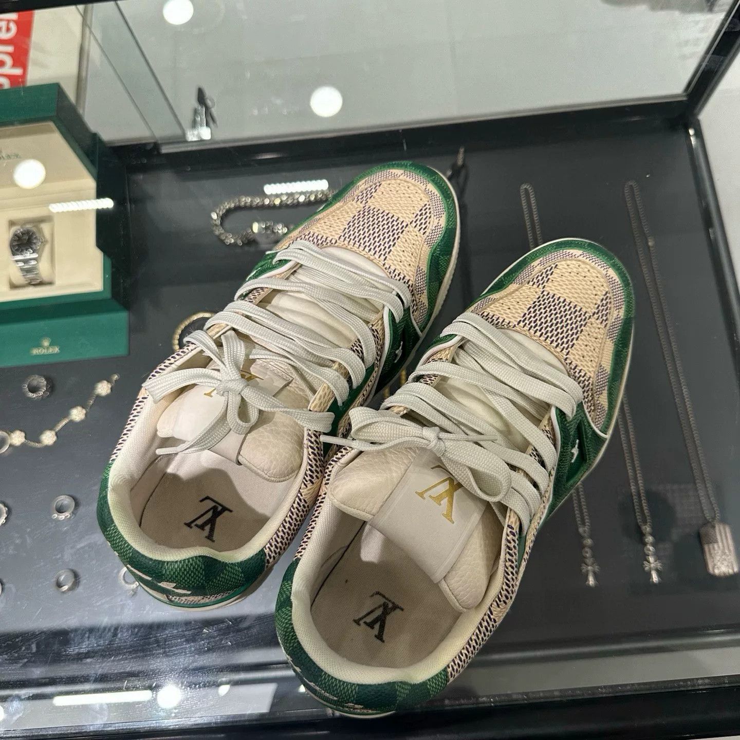 Louis Vuitton Louis Vuitton Damier Green Shoes Size US 9.5 / EU 42-43 - 5 Thumbnail
