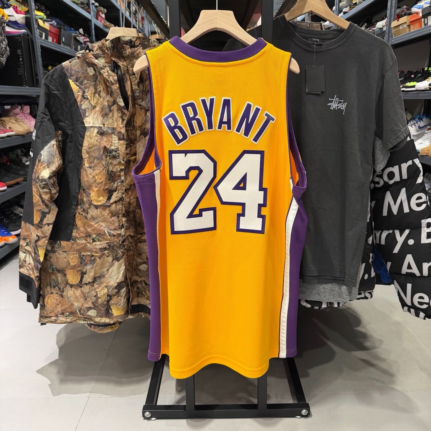 Mitchell & Ness Mitchell Ness NBA Kobe 24 Lakers Jersey Size US XL / EU 56 / 4 - 2 Thumbnail