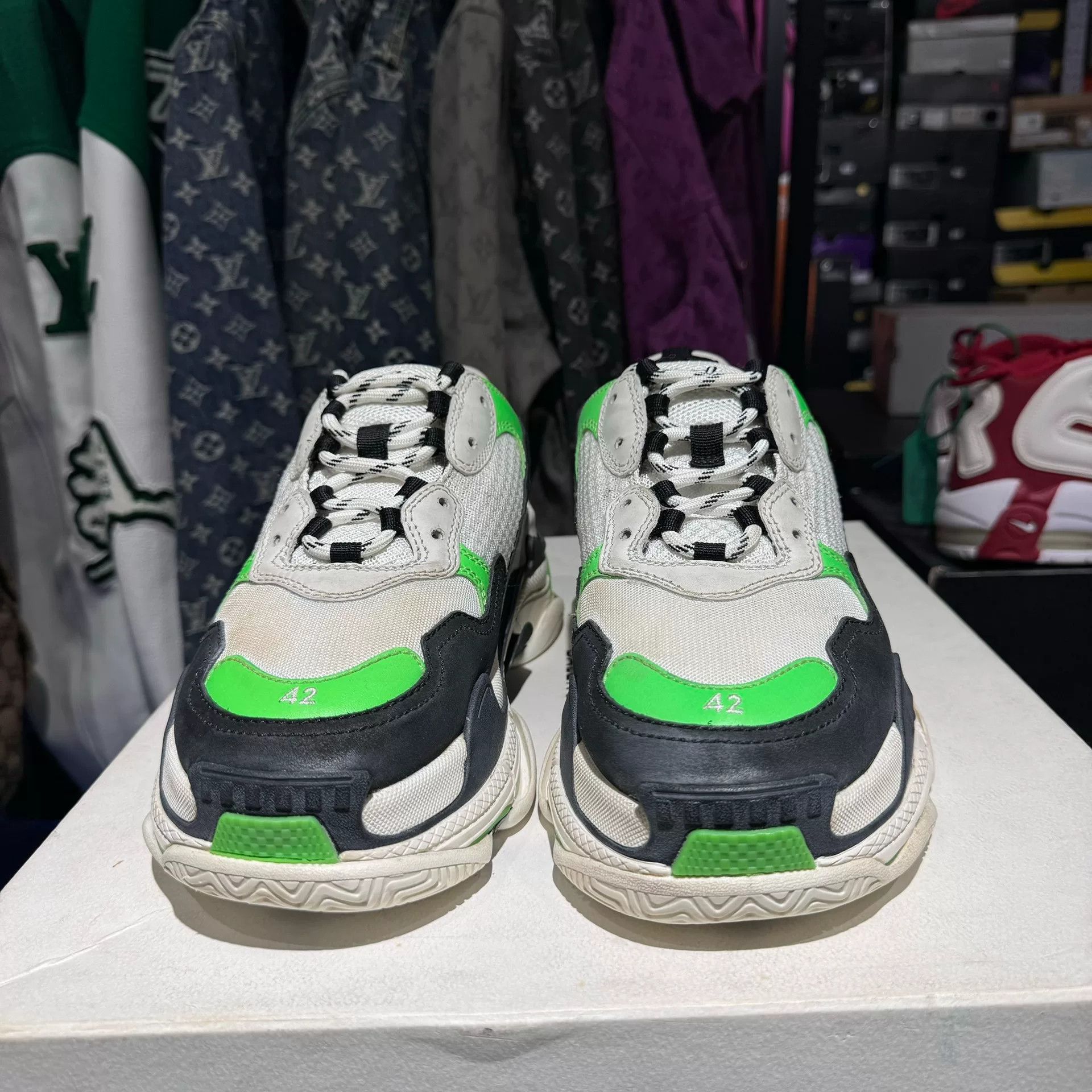 Balenciaga Balenciaga Triple S Green Distressed Size 42 Size US 9 / EU 42 - 6 Thumbnail