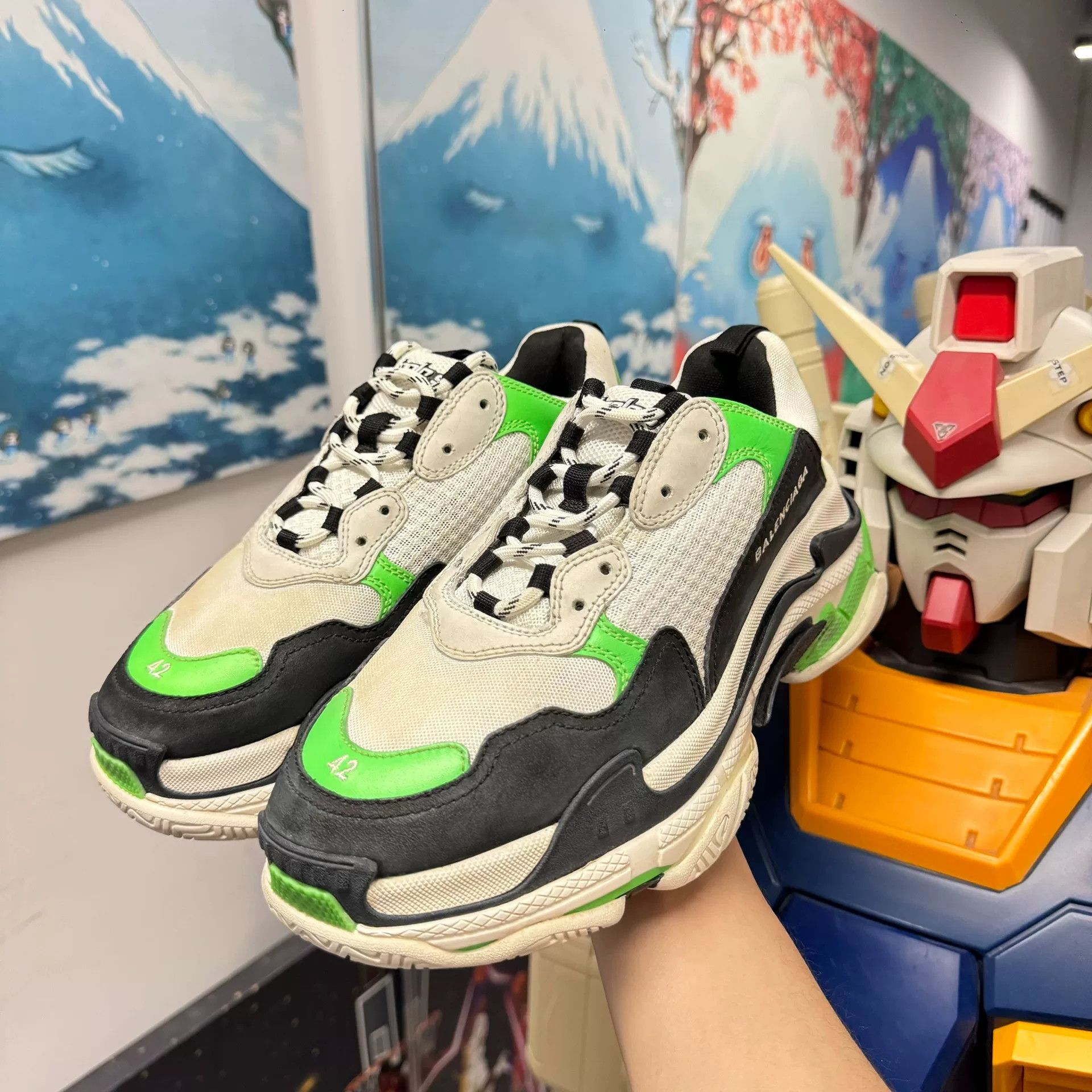 Balenciaga Balenciaga Triple S Green Distressed Size 42 Size US 9 / EU 42 - 4 Thumbnail