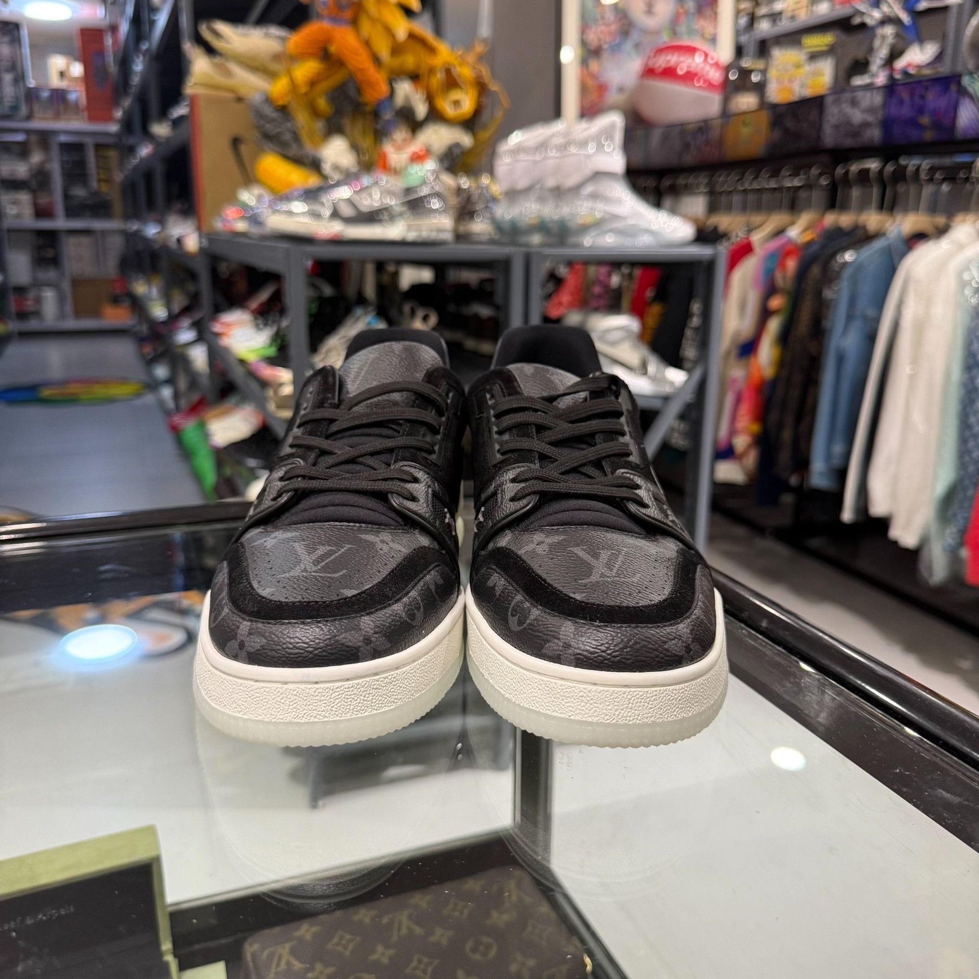 Louis Vuitton Louis Vuitton LV Trainer Monogram Black Size US 8 / EU 41 - 9 Thumbnail