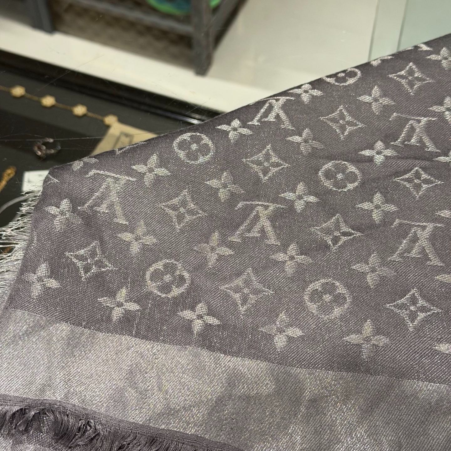 Louis Vuitton Louis Vuitton Monogram Scarf Size ONE SIZE - 2 Thumbnail
