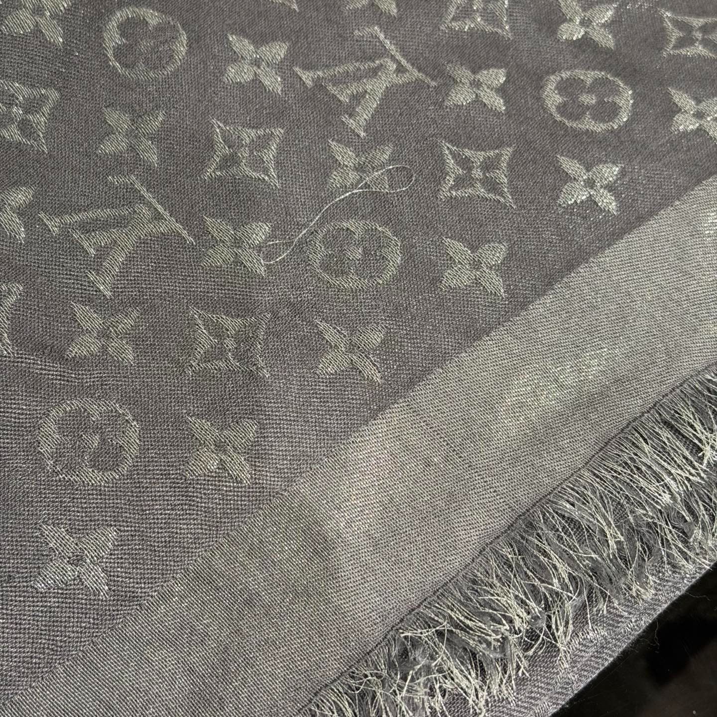 Louis Vuitton Louis Vuitton Monogram Scarf Size ONE SIZE - 4 Thumbnail