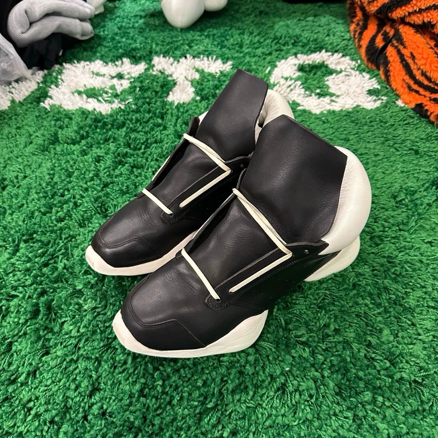 Rick Owens RICK OWENS RO Adidas Runner Sneakers 1.0 Size US 10 / EU 43 - 6 Thumbnail