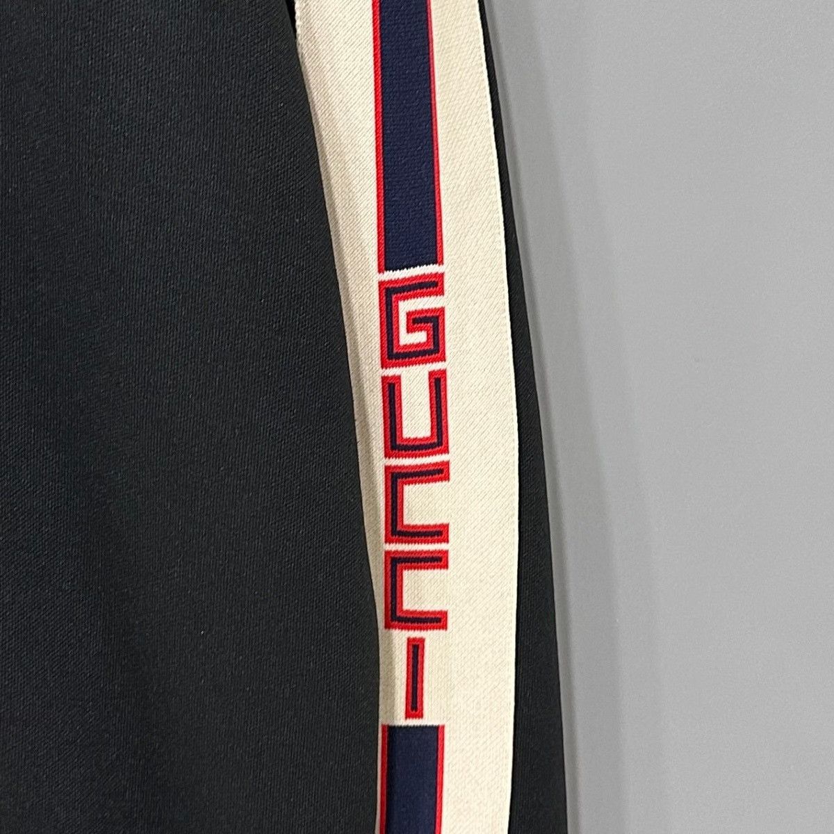 Gucci Gucci Black Jacket Red Blue Stripes Zip Size US XL / EU 56 / 4 - 4 Thumbnail