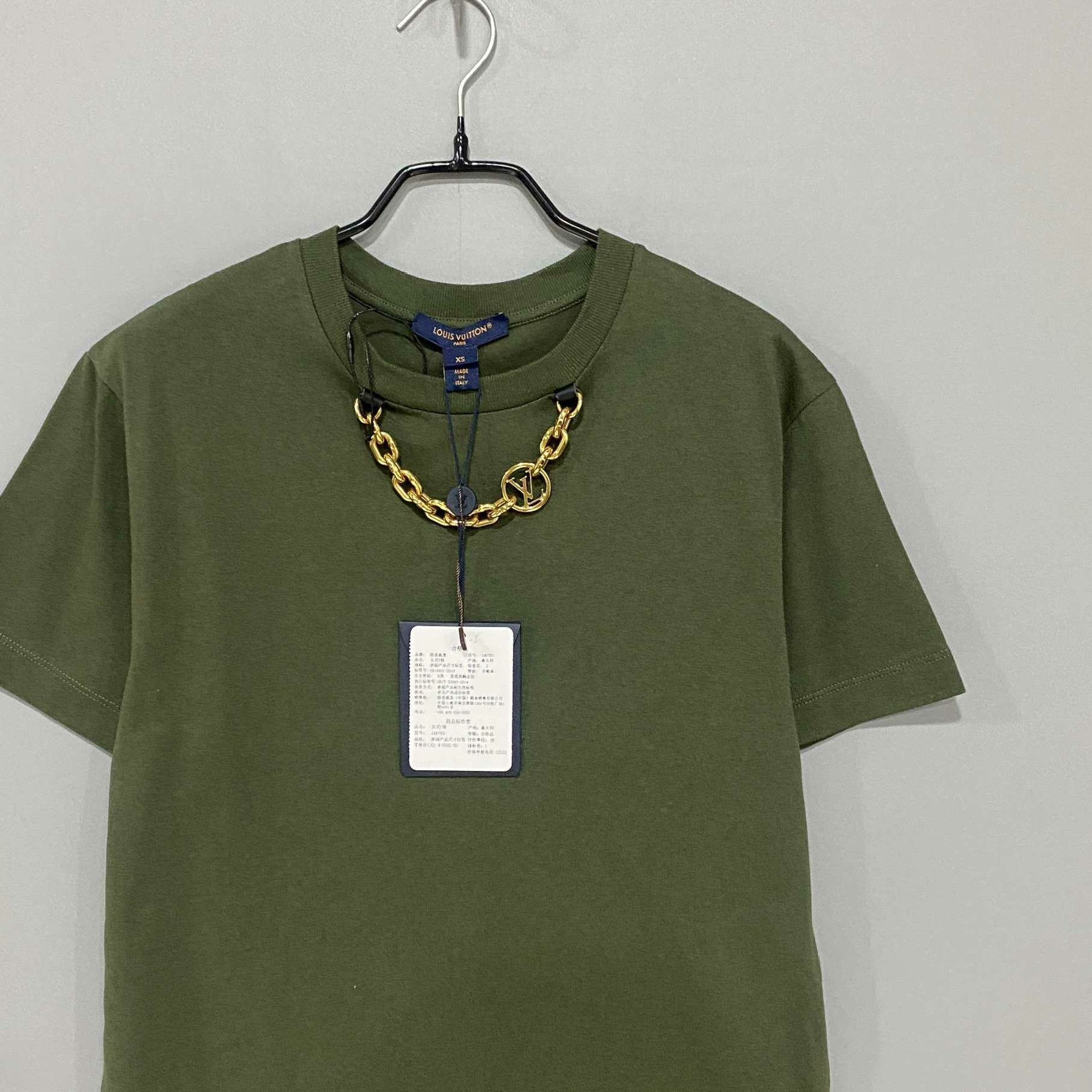 Louis Vuitton Louis Vuitton Dark Green Chain Logo Tee Size XS / US 0-2 / IT 36-38 - 2 Thumbnail