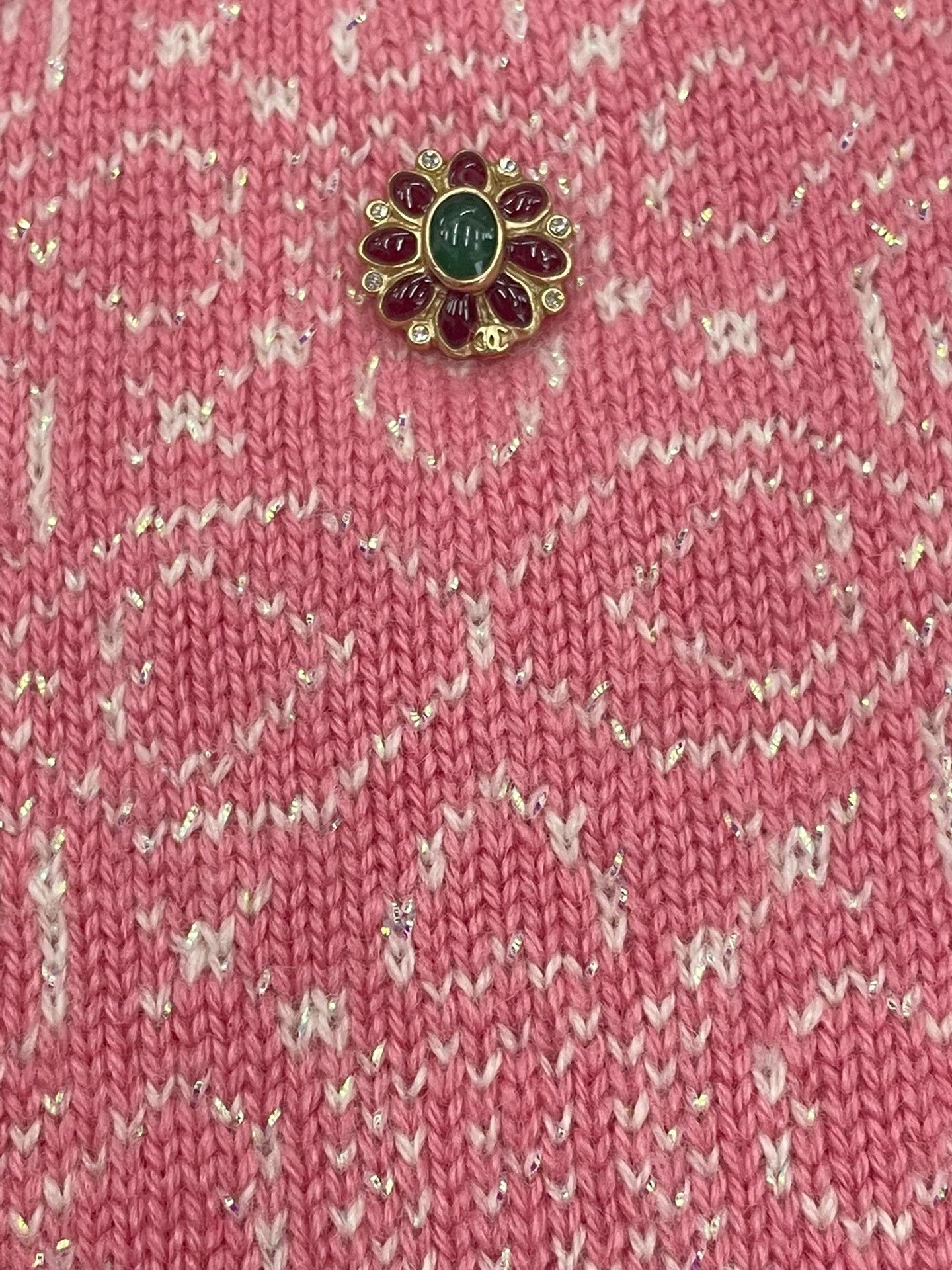 Chanel Chanel Pink Cashmere Sweater Gemstone Buttons Size XXS / US 00 / IT 34 - 2 Thumbnail