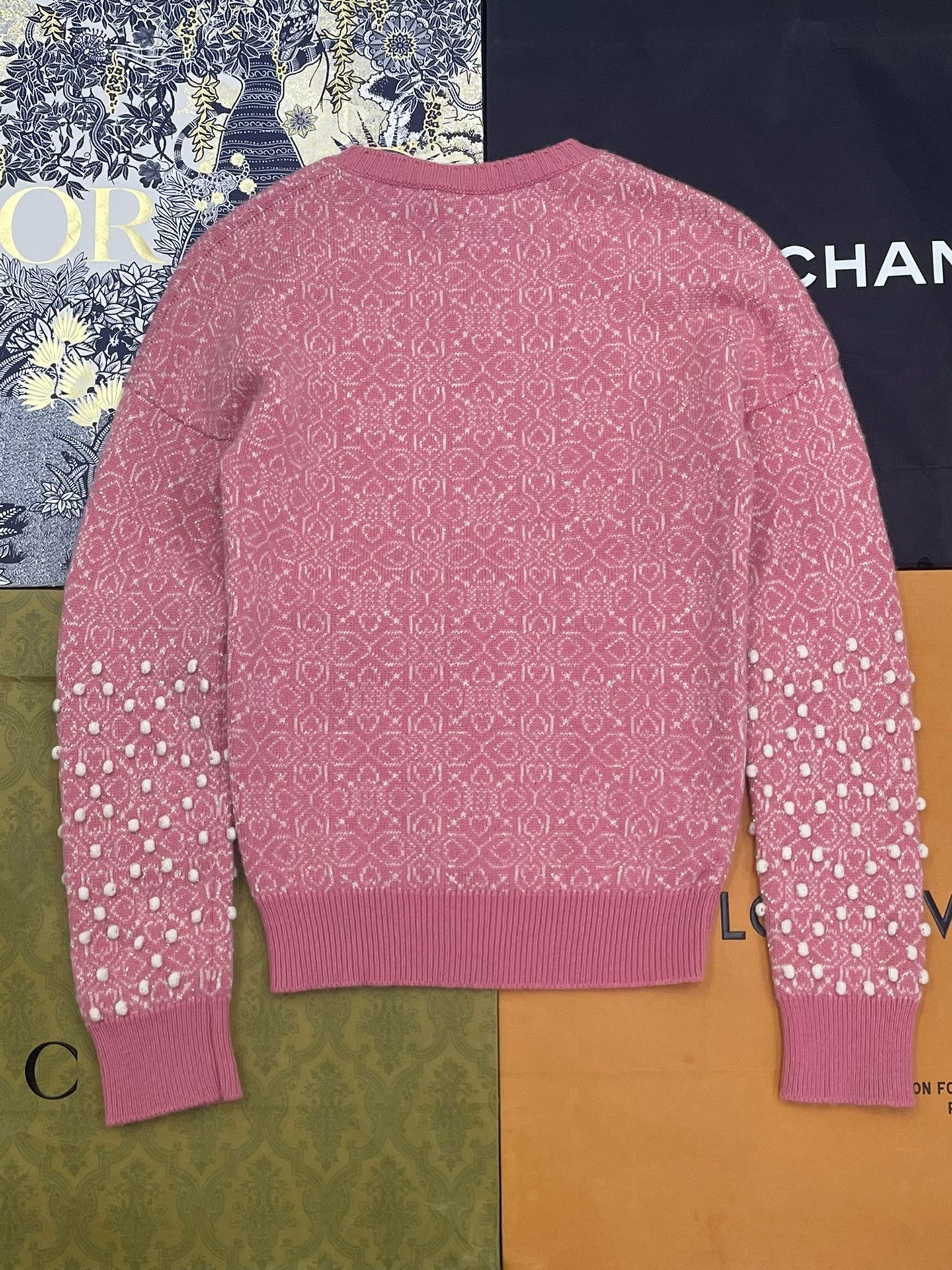 Chanel Chanel Pink Cashmere Sweater Gemstone Buttons Size XXS / US 00 / IT 34 - 3 Thumbnail