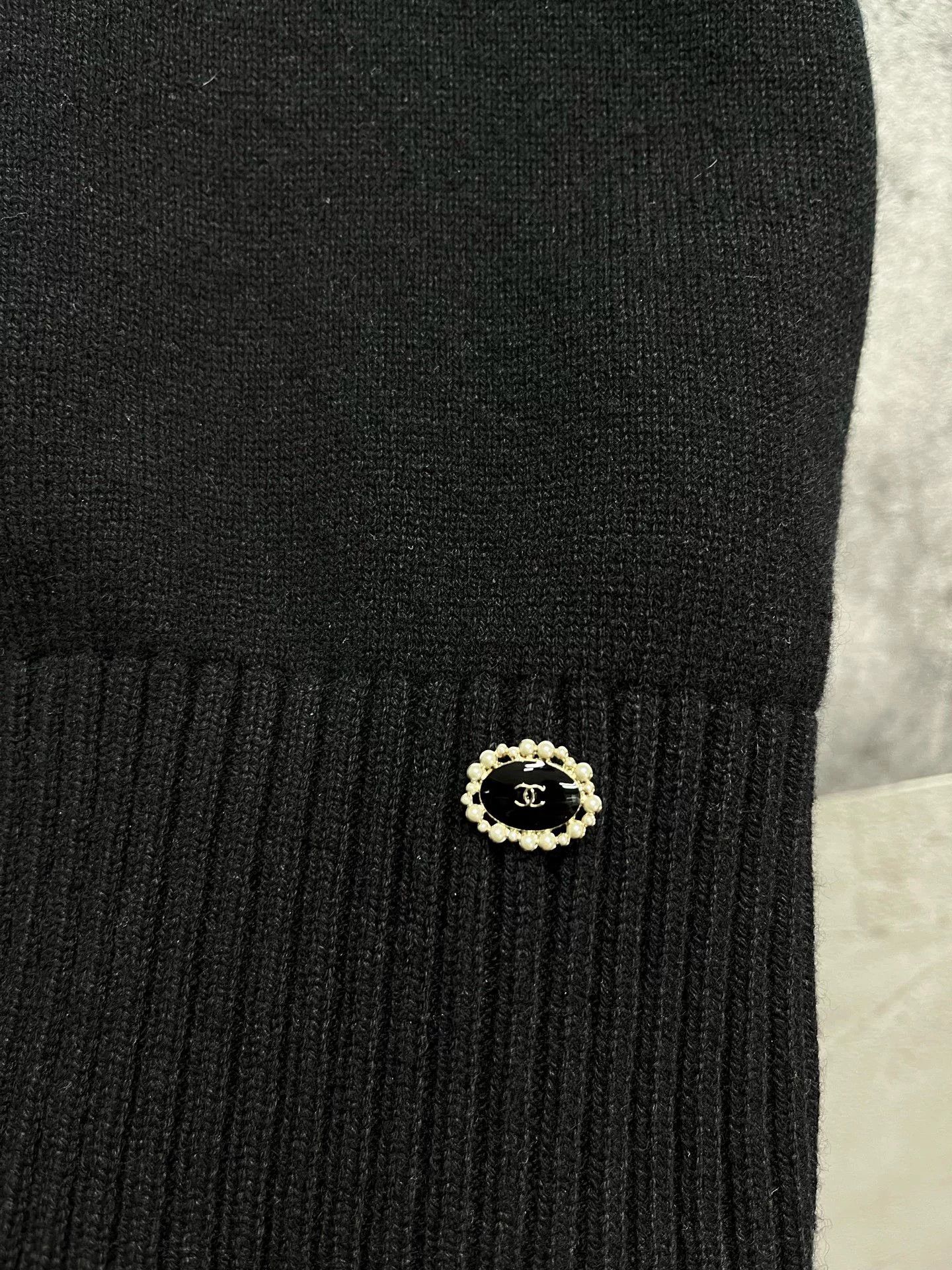 Chanel CHANEL Castle Series Cashmere Sweater Size XS / US 0-2 / IT 36-38 - 9 Thumbnail