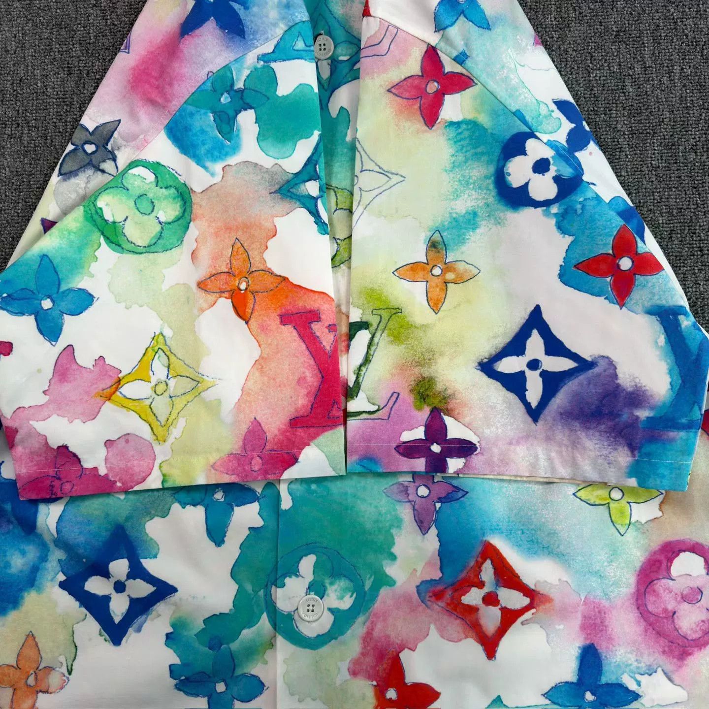 Louis Vuitton LV Watercolor Monogram Short-Sleeve Shirt Size US XL / EU 56 / 4 - 7 Thumbnail