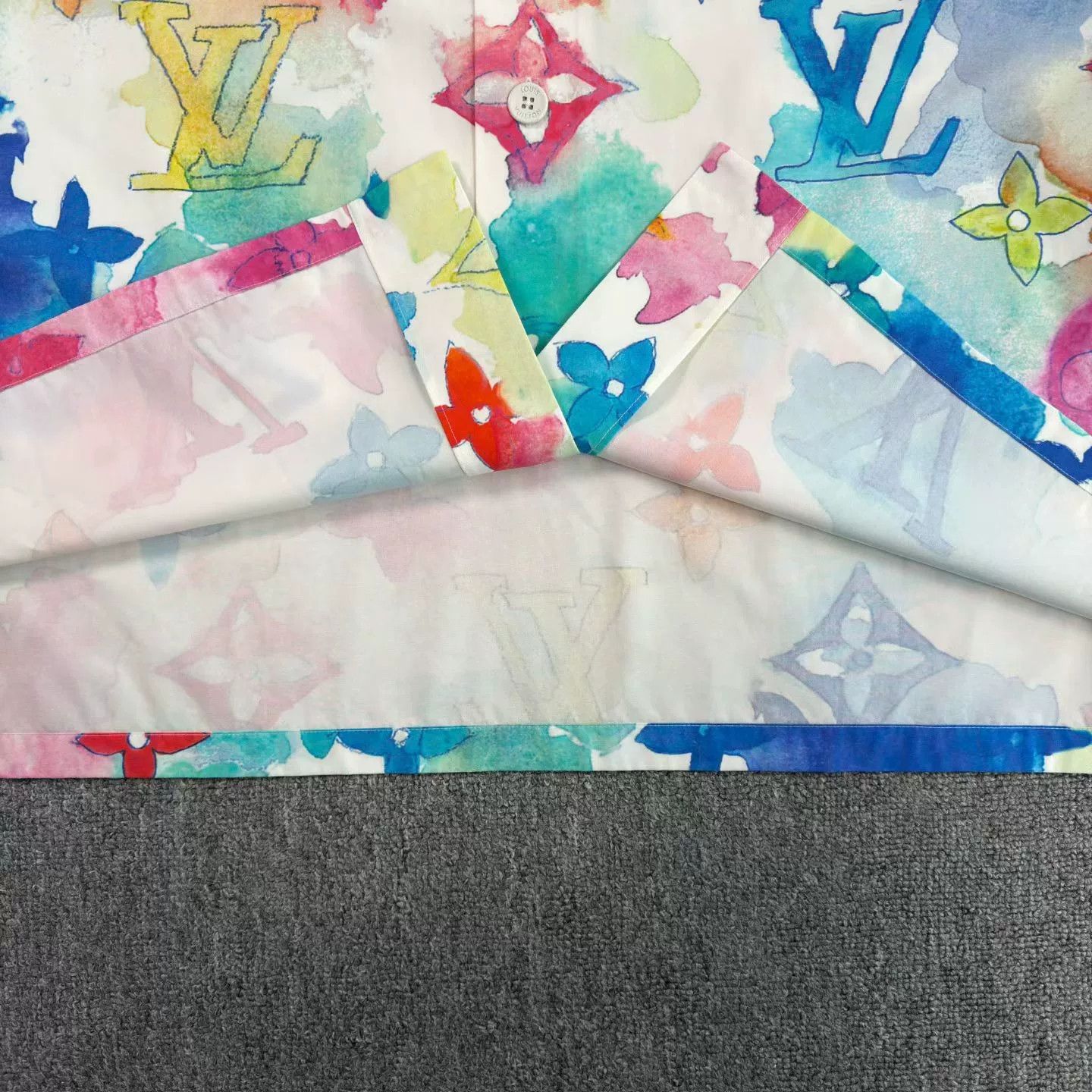 Louis Vuitton LV Watercolor Monogram Short-Sleeve Shirt Size US XL / EU 56 / 4 - 8 Thumbnail