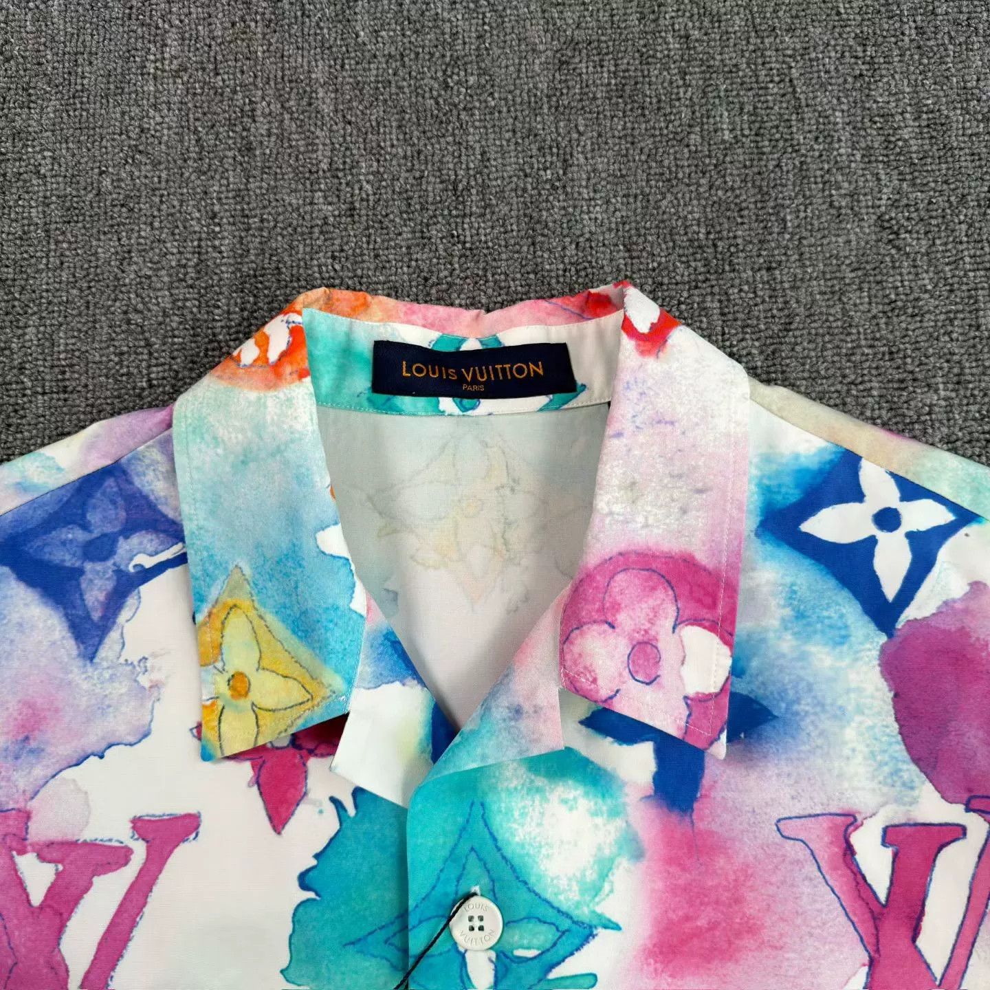 Louis Vuitton LV Watercolor Monogram Short-Sleeve Shirt Size US XL / EU 56 / 4 - 3 Thumbnail