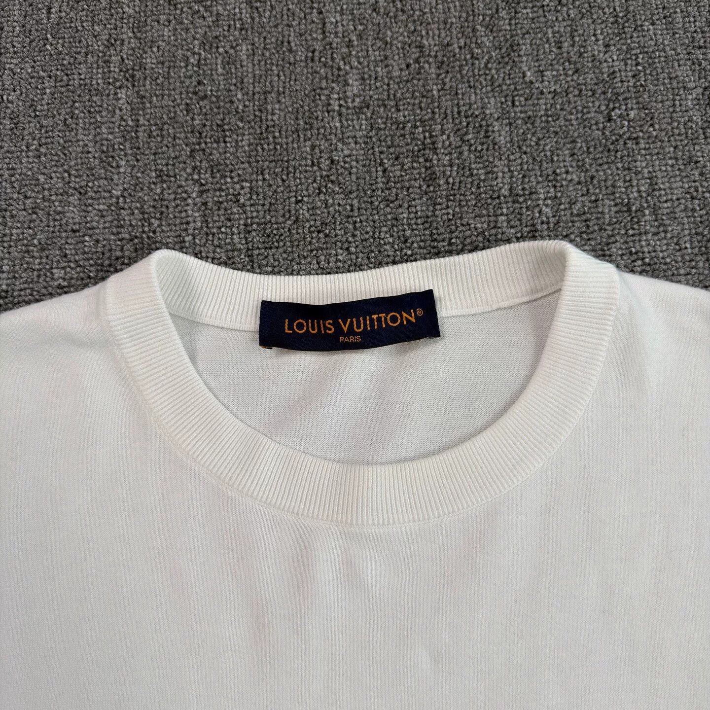 Louis Vuitton LV White Cuff Print Knit Short-Sleeve Size US S / EU 44-46 / 1 - 3 Thumbnail