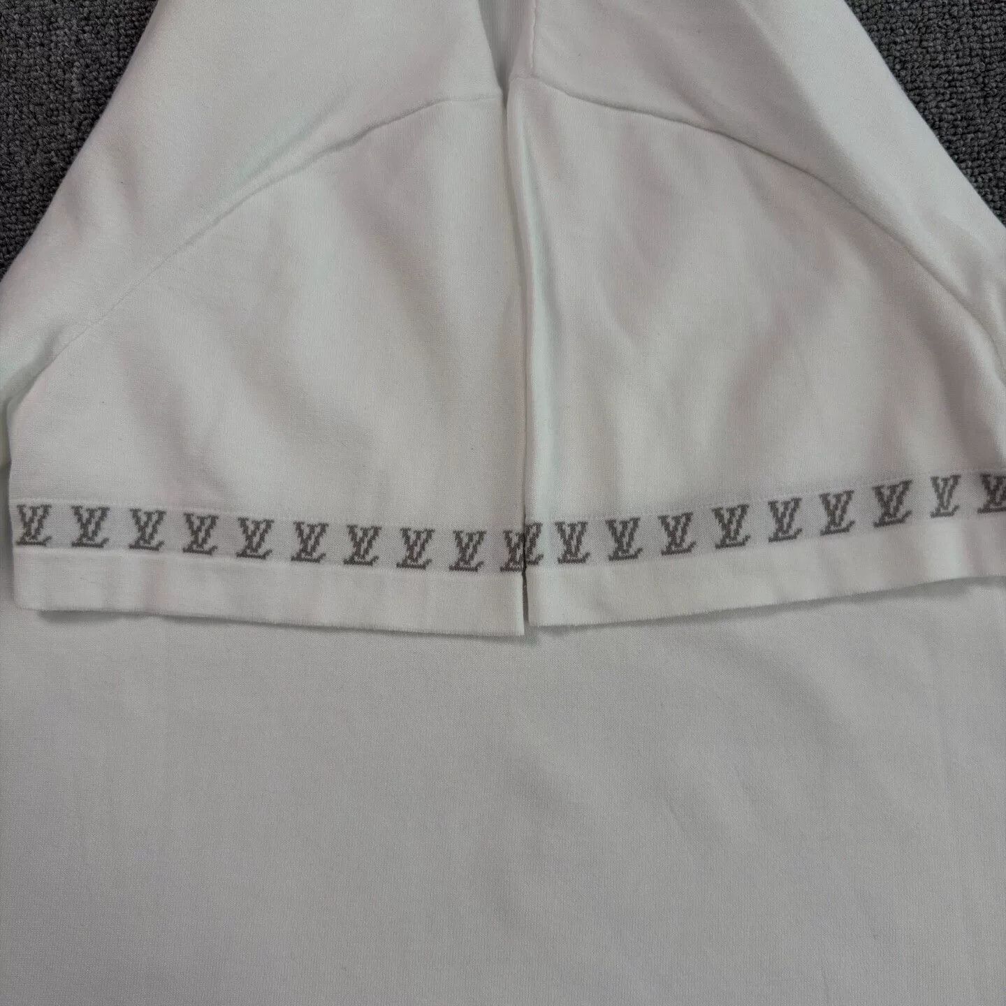 Louis Vuitton LV White Cuff Print Knit Short-Sleeve Size US S / EU 44-46 / 1 - 6 Thumbnail