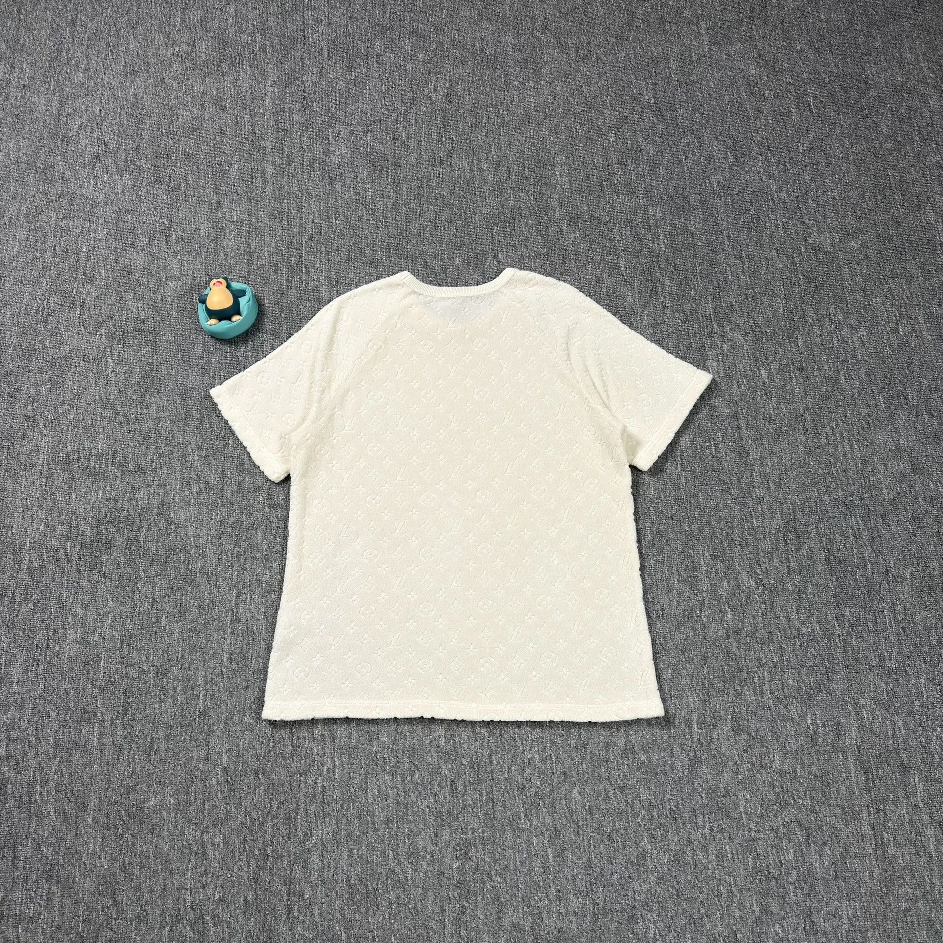 Louis Vuitton LV Beige Full-Print Towel-Bottom T-Shirt Size US L / EU 52-54 / 3 - 7 Thumbnail