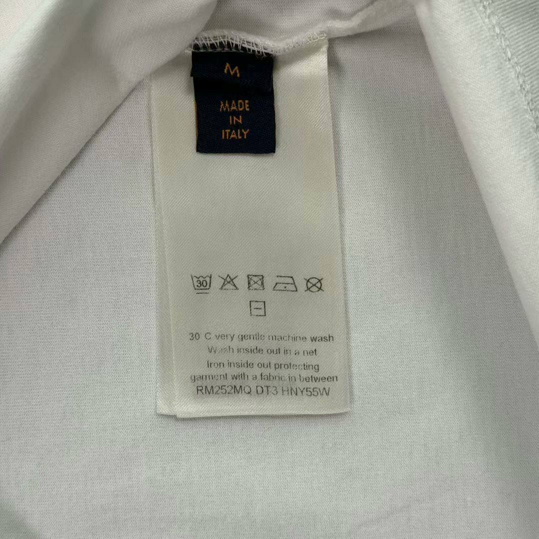 Louis Vuitton LV 25 Embossed Logo White Short-Sleeve Size US M / EU 48-50 / 2 - 4 Thumbnail