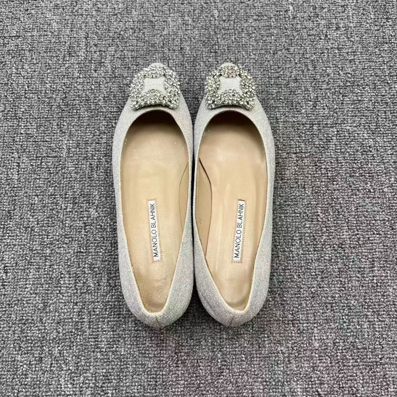 Manolo Blahnik Manolo Blahnik Gray Satin Diamond Flats Size US 4 / IT 34 - 3 Thumbnail