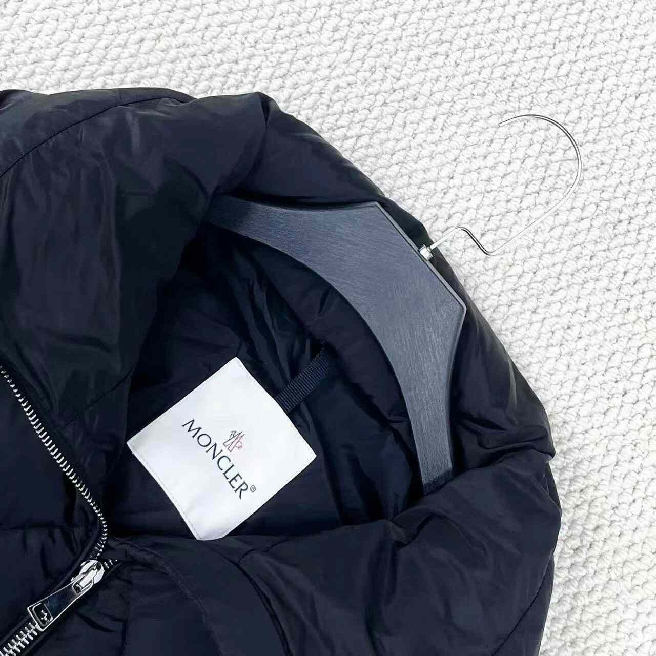 Moncler Moncler Vouglans Diamond-Quilted Down Jacket Size XS / US 0-2 / IT 36-38 - 3 Thumbnail