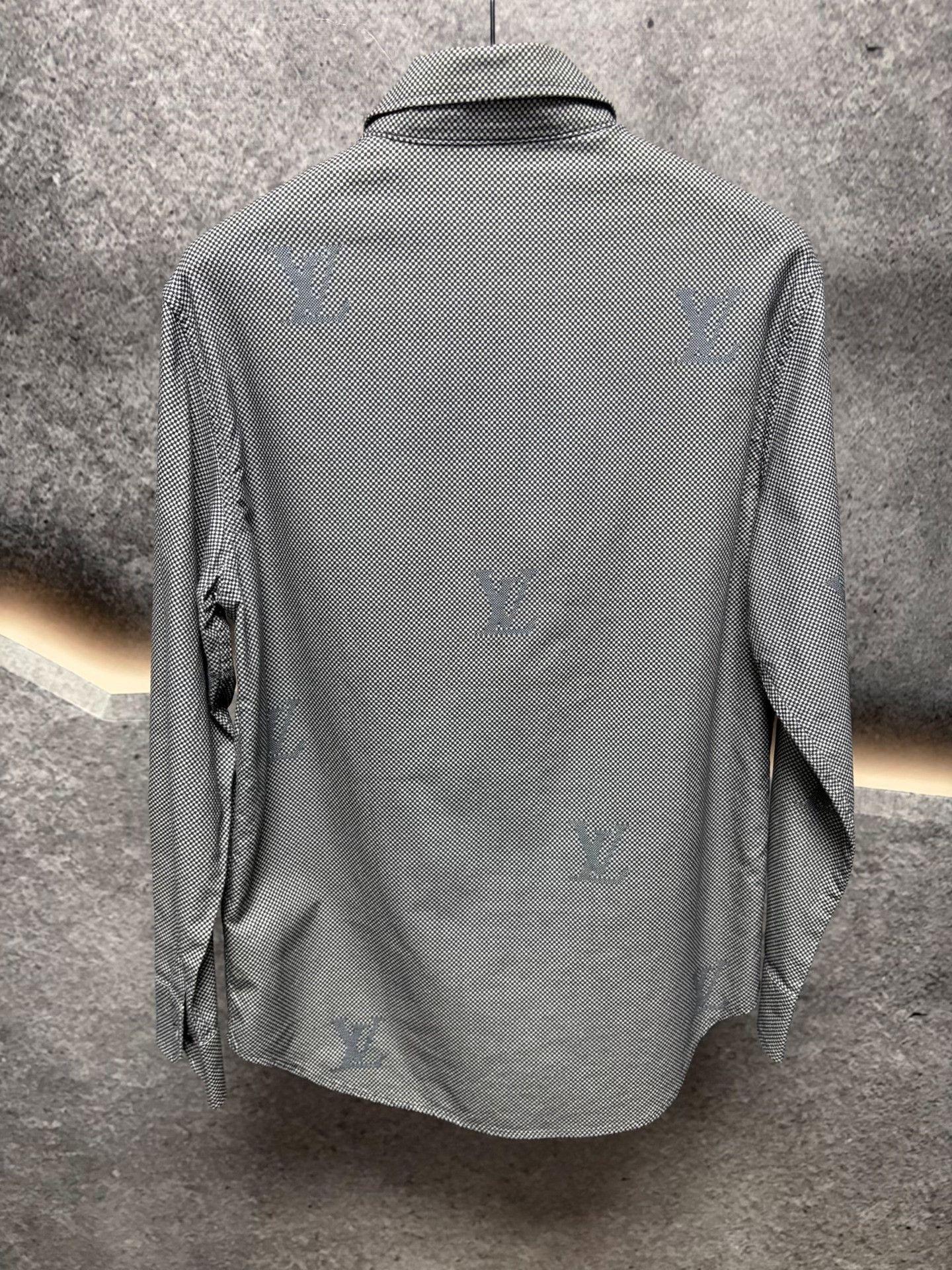 Louis Vuitton Louis Vuitton Gray Long-Sleeve Shirt S Size US S / EU 44-46 / 1 - 2 Thumbnail