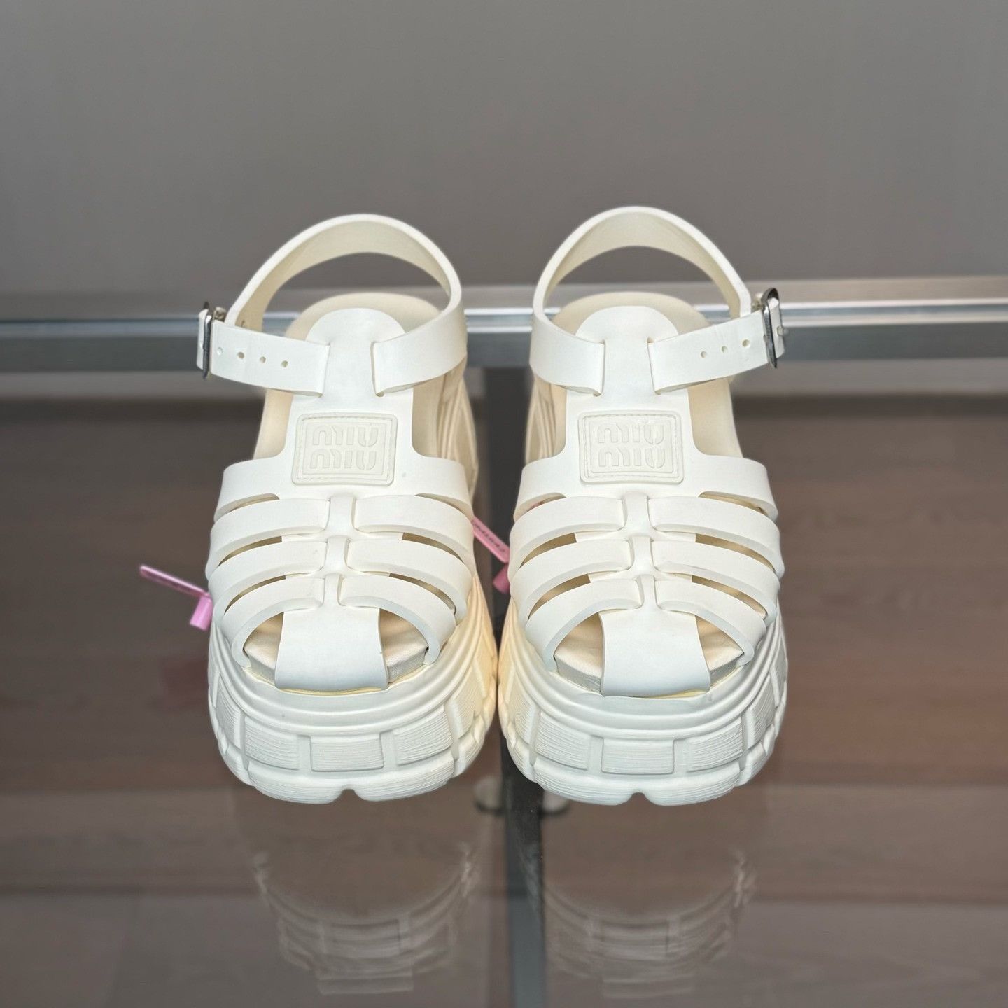 Miu Miu MIU MIU Beige Platform Roman Sandals Size US 5 / IT 35 - 2 Thumbnail