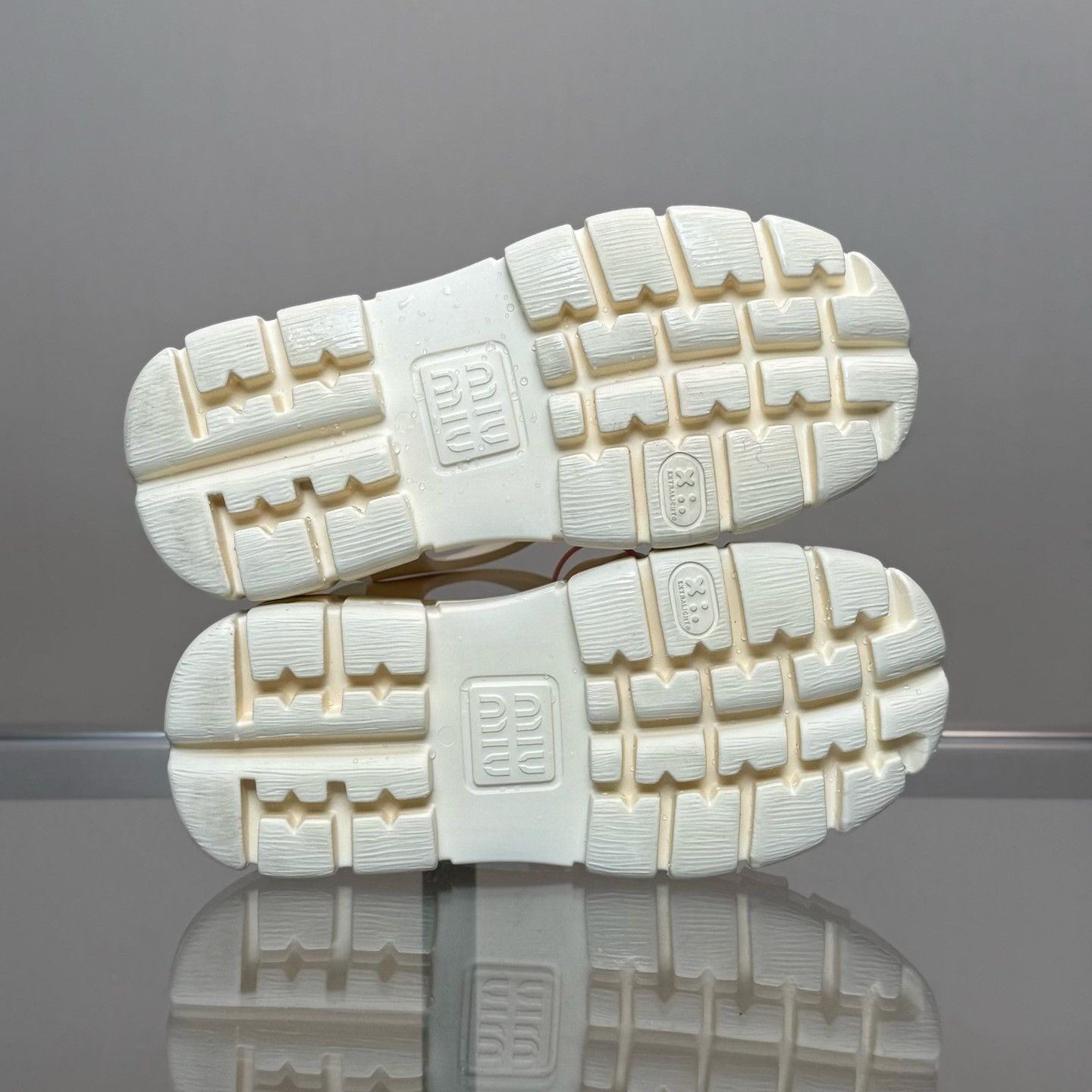 Miu Miu MIU MIU Beige Platform Roman Sandals Size US 5 / IT 35 - 7 Thumbnail